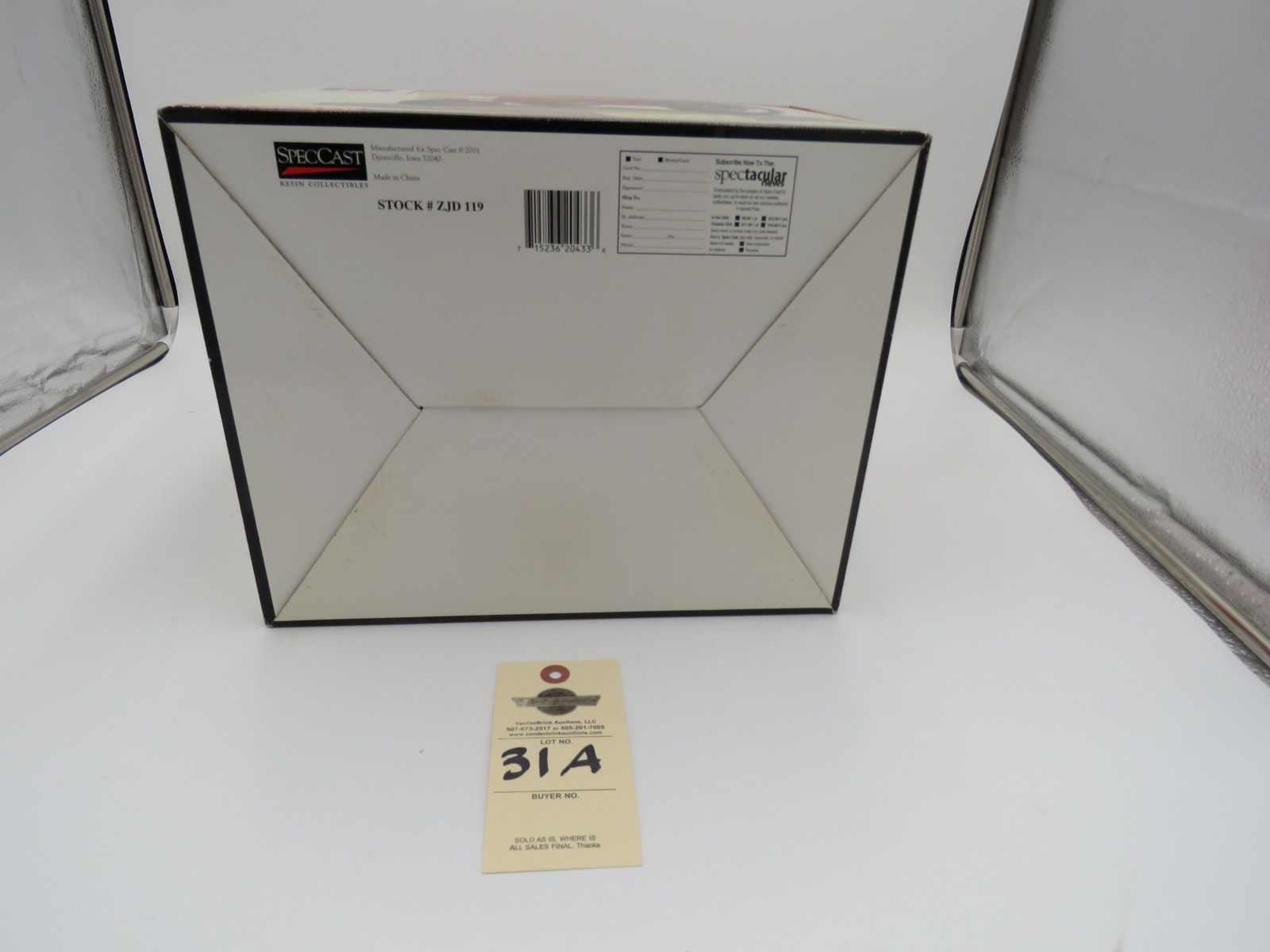 IH FARMALL 560 RESIN TRACTOR ON SCUPLTURED BASE 1/16 SCALE STEPCAST D,IOWA DIECAST - Image 4