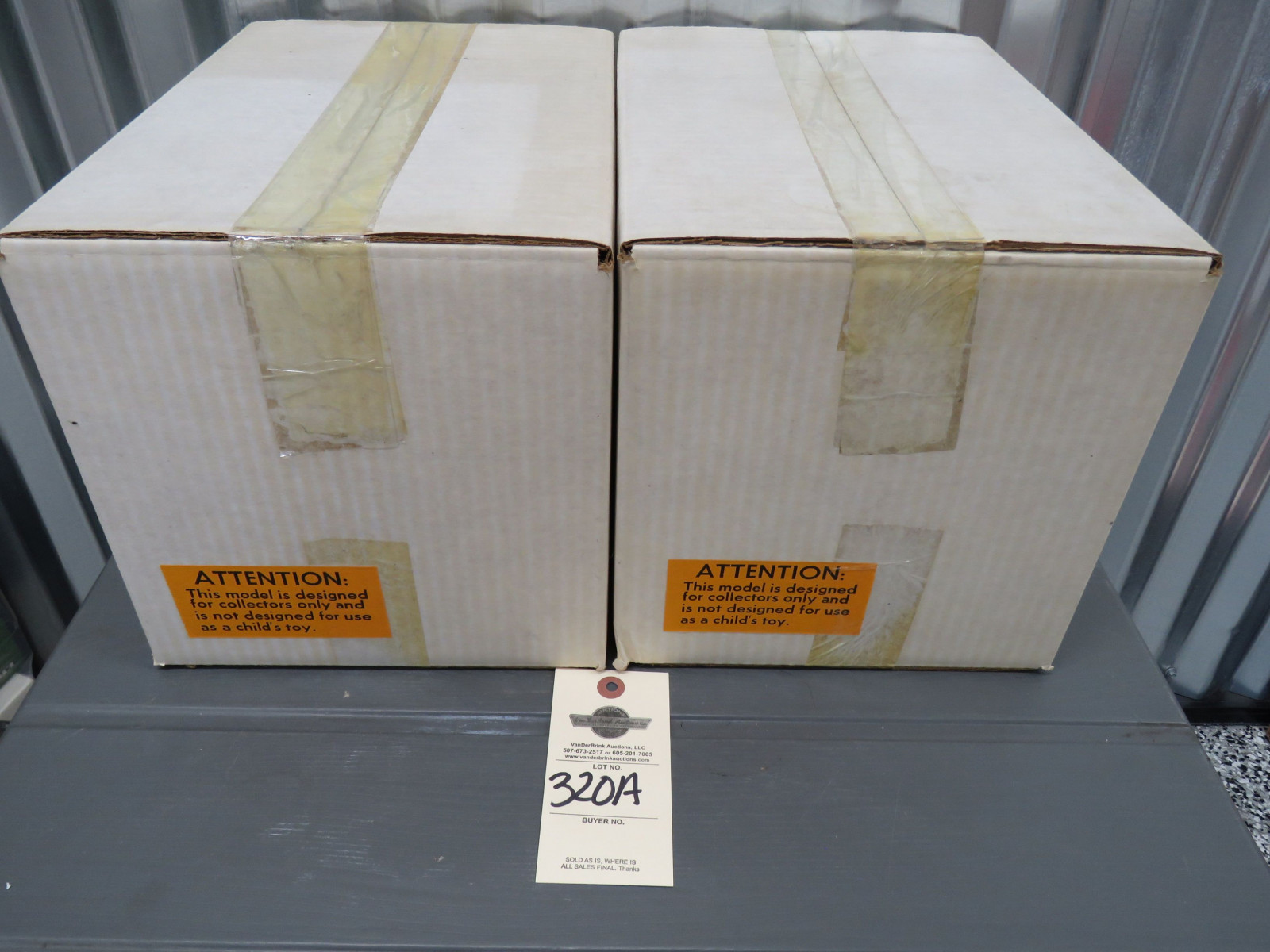 Special Edition Yoder White Super MTA Deonstrator Narrow Front & Wide Front Gs Tractors NIB - Image 4