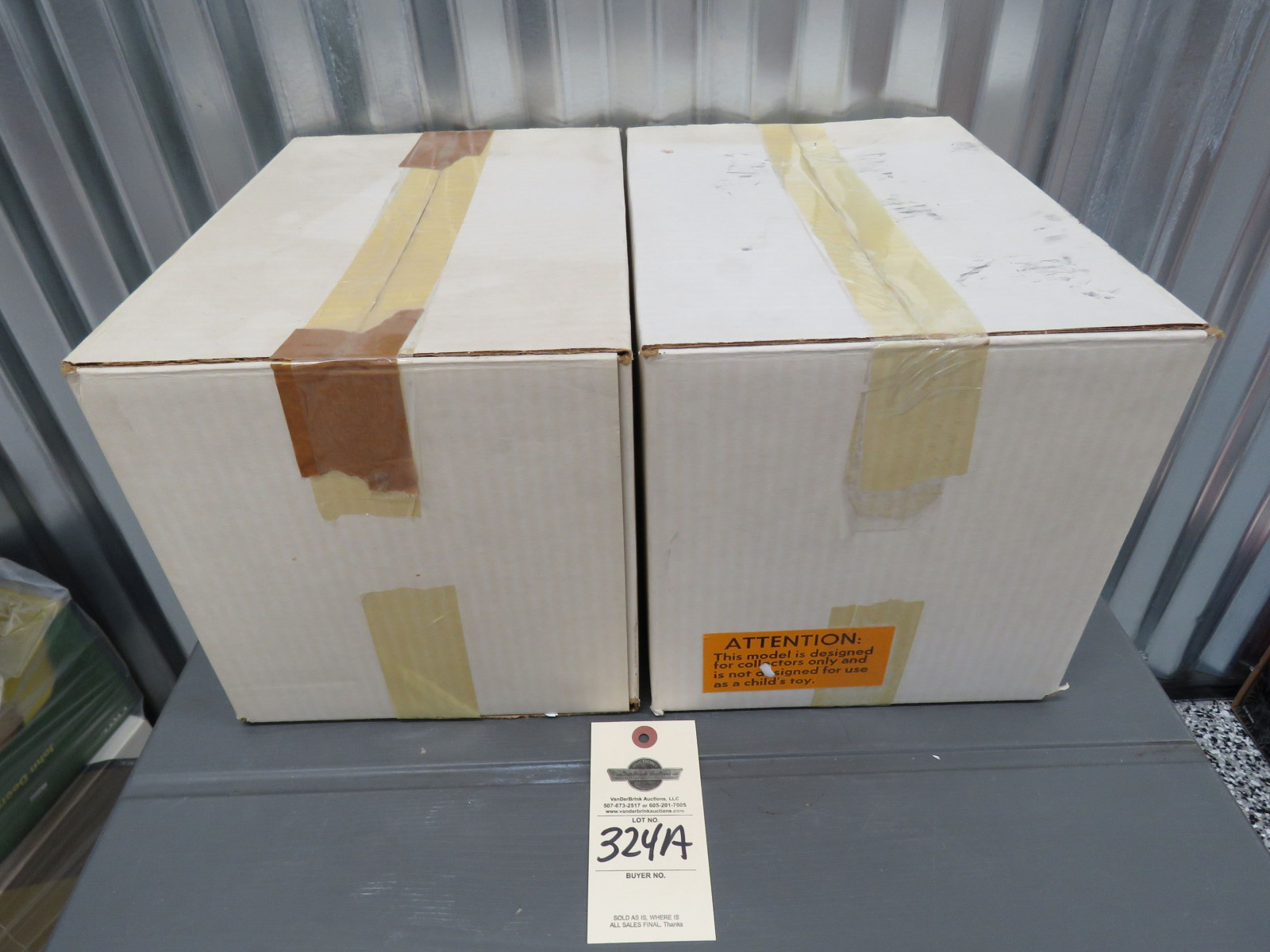 Group of 2 Yoder Offical 1991 Gohen Toy Show Tractor Super MTA with duals Opened - Image 3