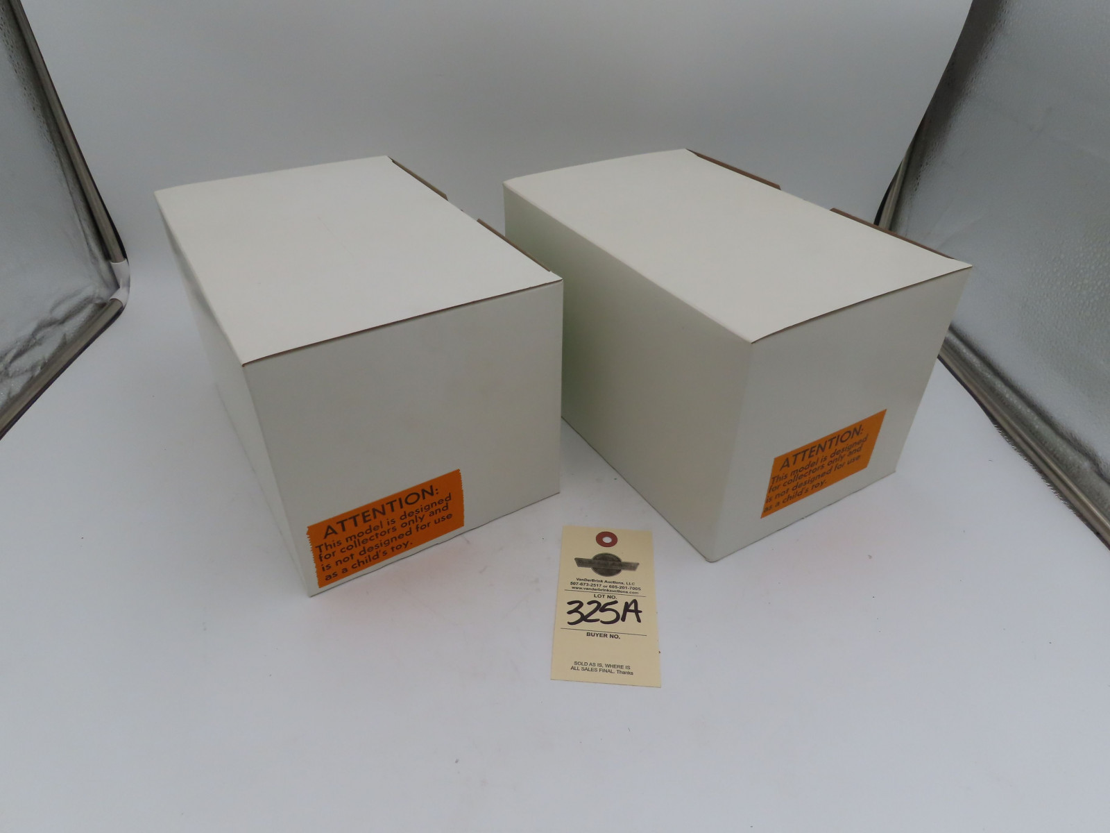 Group of 2 Yoder Tractors- 1 Official 1993 Plow City Show Tractor NIB and Yoder John Deere 730 Standard Adjustable Front Axle NIB - Image 3