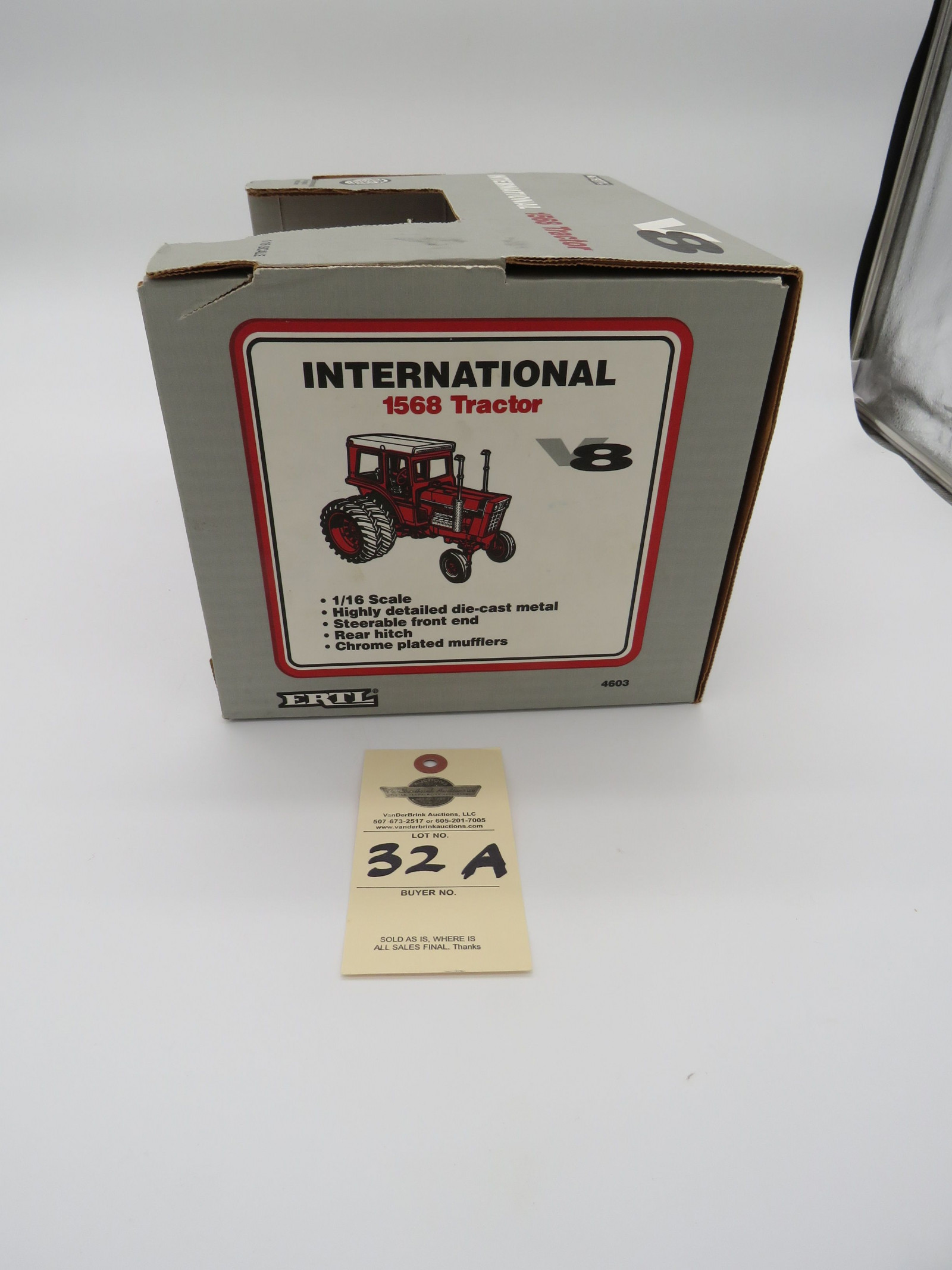 IH 1568 TRACTOR V8 ERTL D,IOWA 1/16 SCALE DIECAST - Image 2