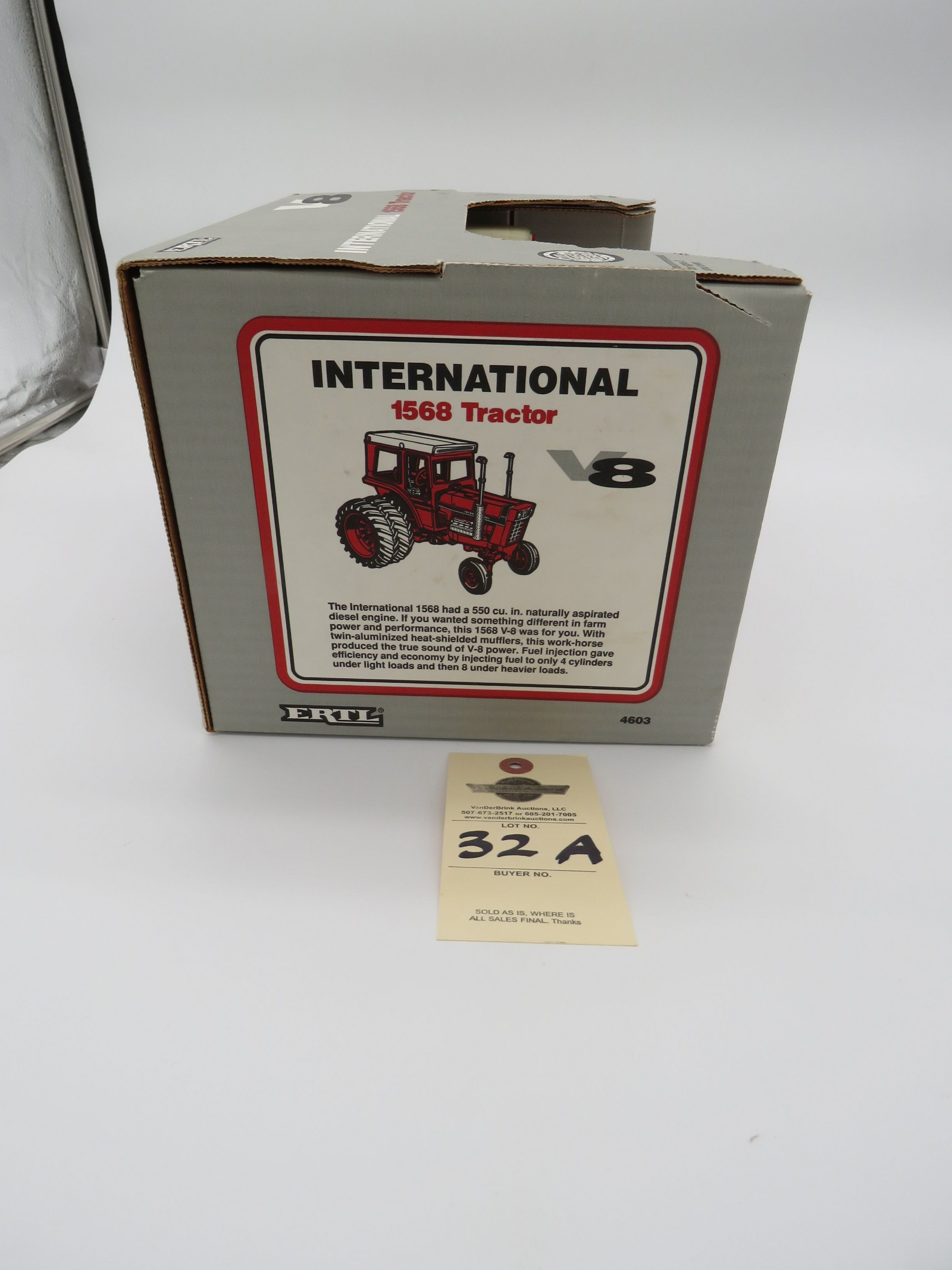 IH 1568 TRACTOR V8 ERTL D,IOWA 1/16 SCALE DIECAST - Image 4