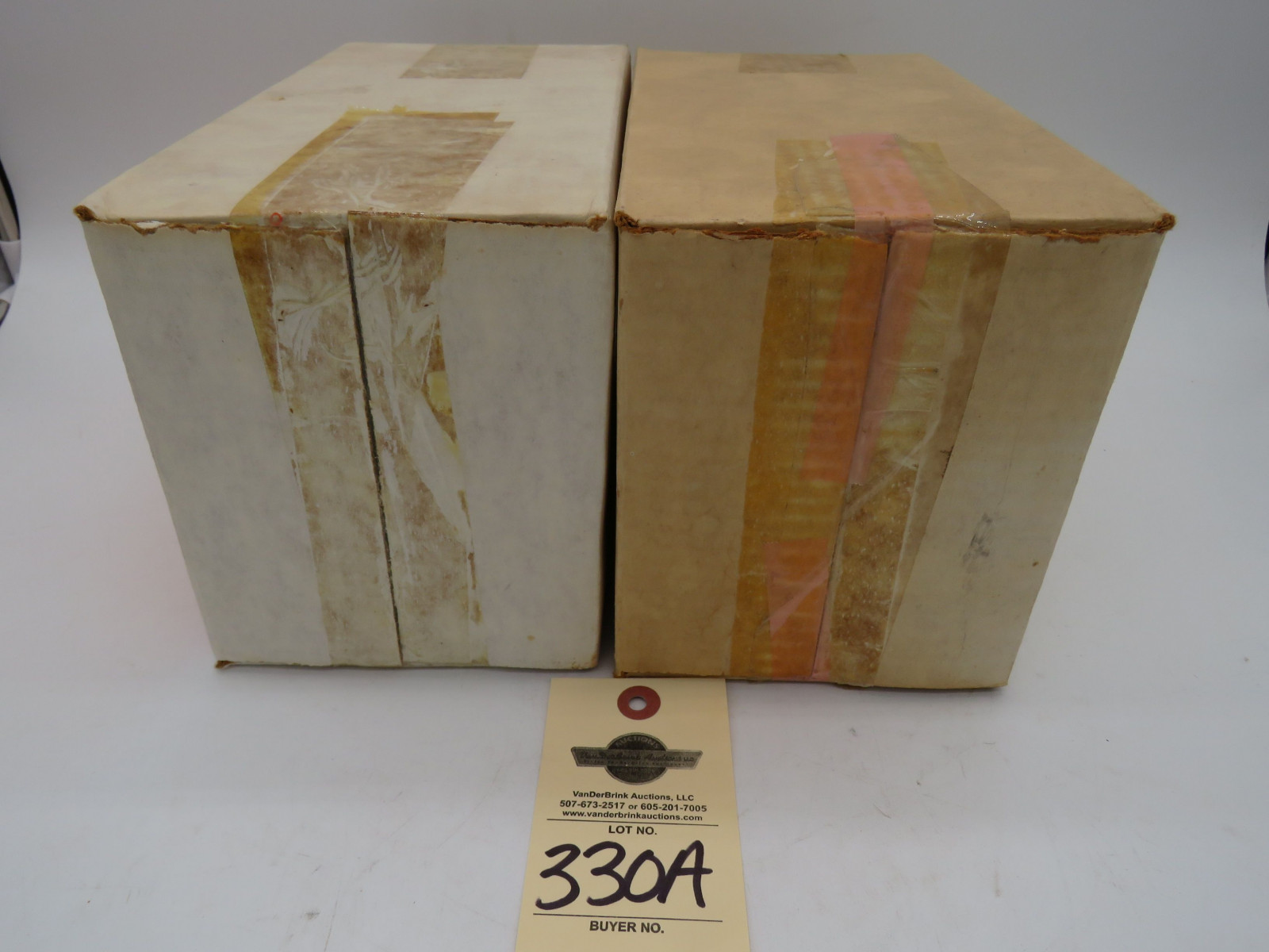 Group of 2 Yoder Official Show Tractor Beaver Falls, PA 700 dual Shift Diesel Tractors NIB - Image 3