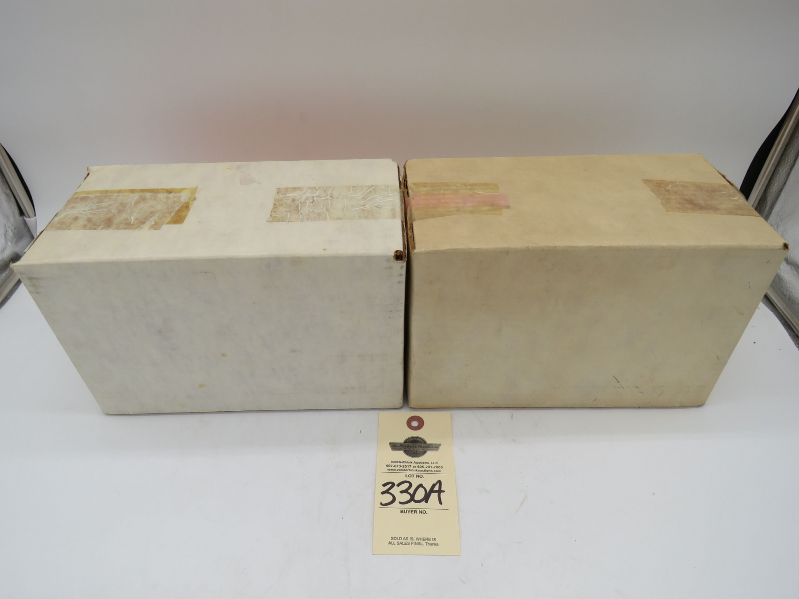 Group of 2 Yoder Official Show Tractor Beaver Falls, PA 700 dual Shift Diesel Tractors NIB - Image 4