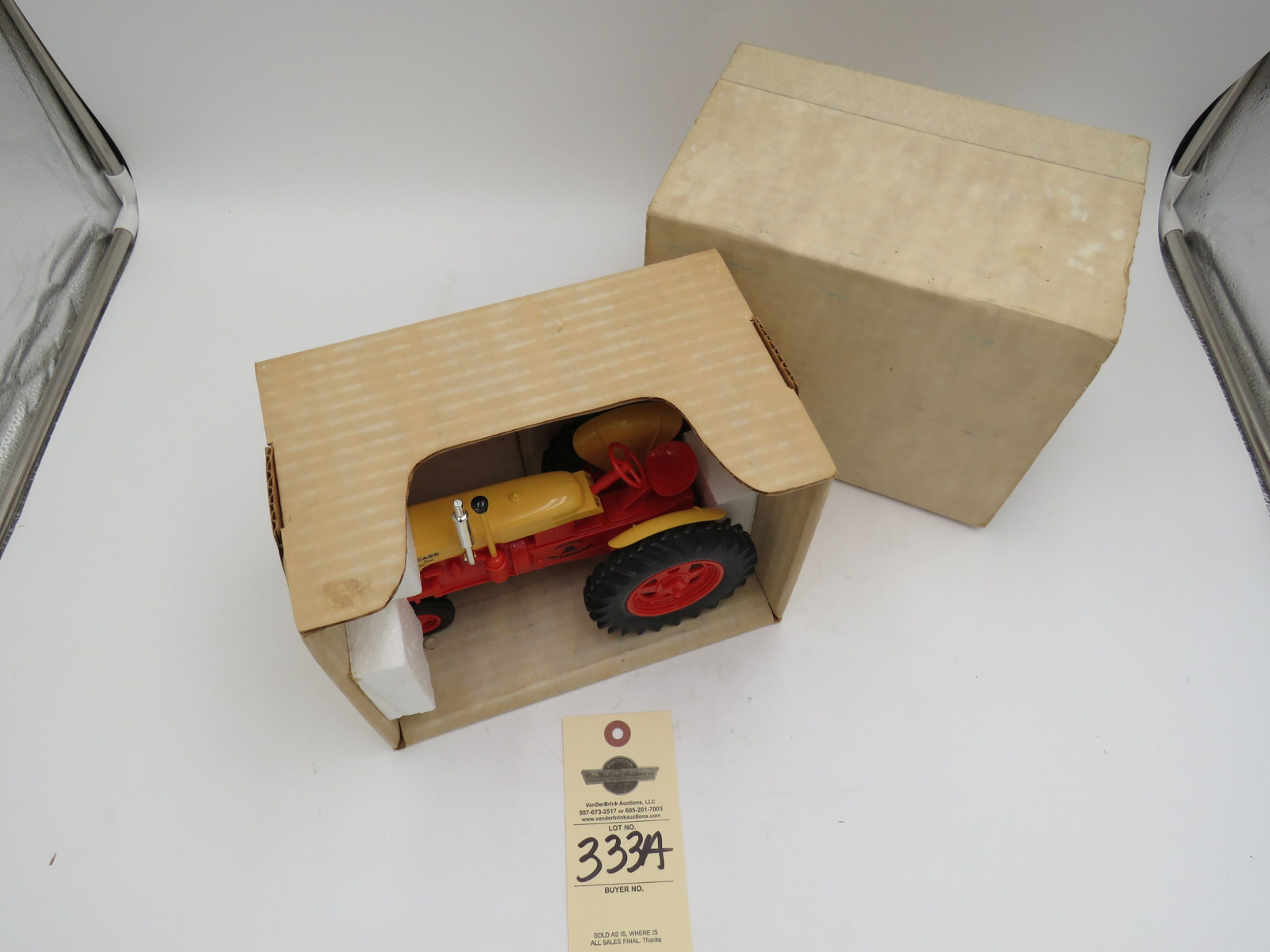 Official Layfaette 8th Annual Show tractor Model 400 Diesel by Yoder NIB - Image 2