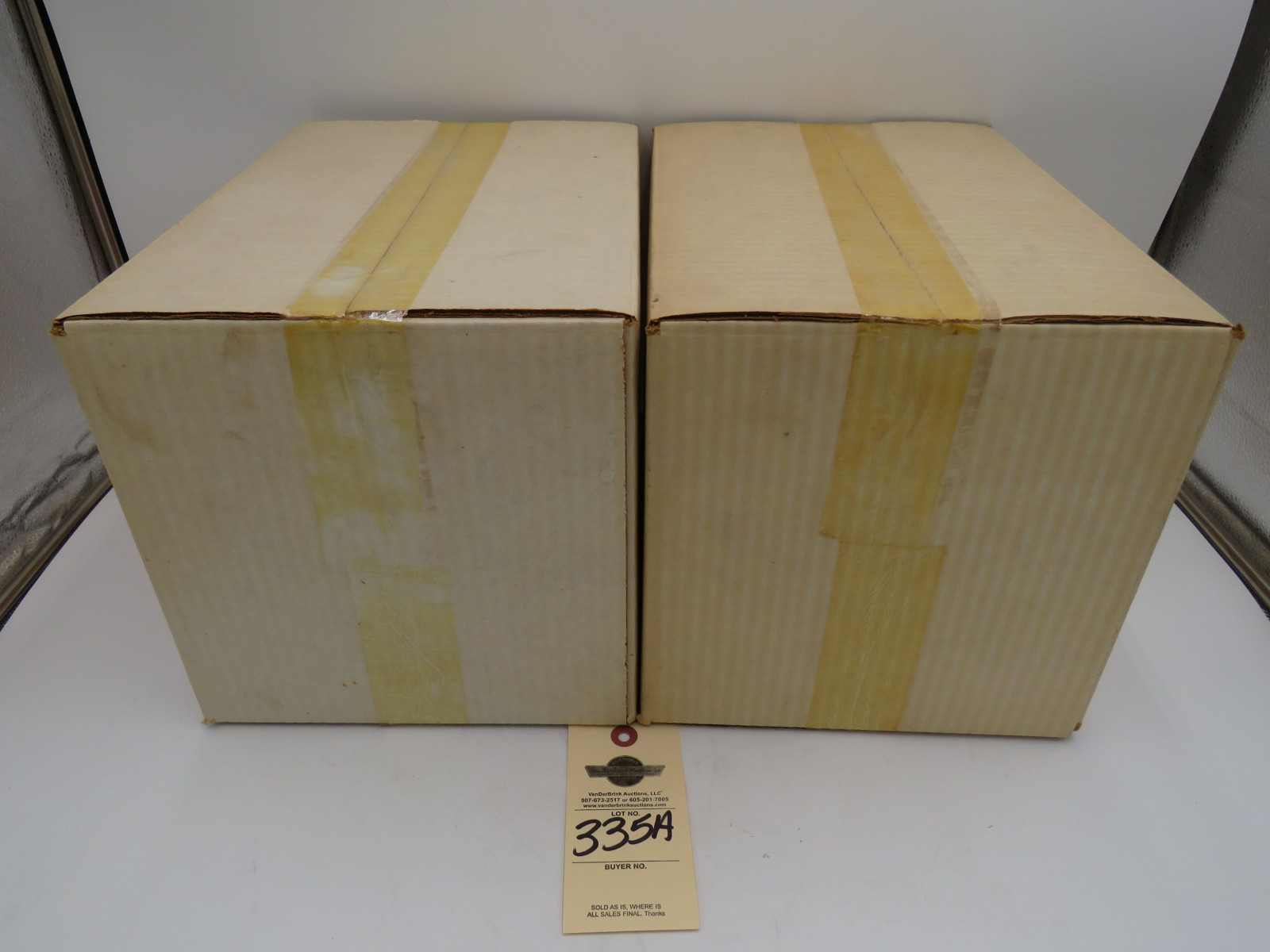 Group of 2 Yoder White Super MTA Demonstrator Tractors 1 Wide front and 1 Narrow Front both NIB - Image 3