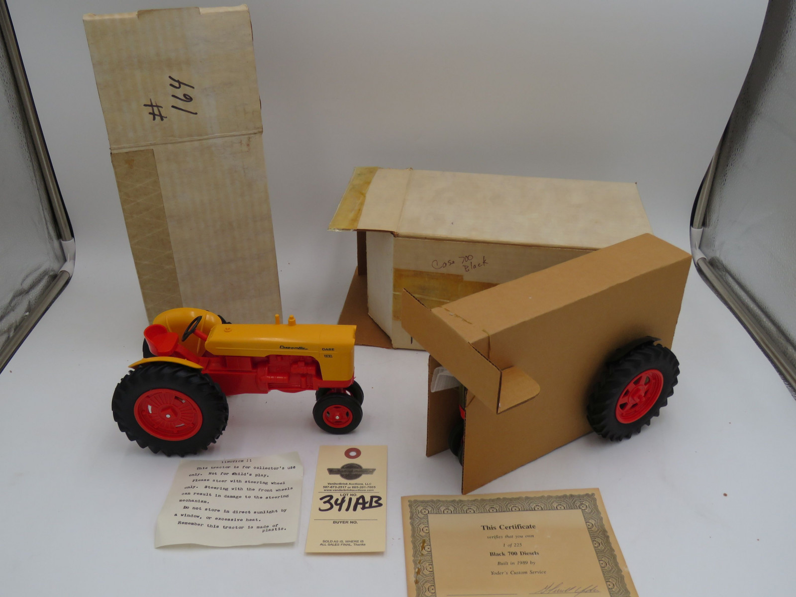 Pair of Yoder 1/16th Tractors In boxes, Case 800 NF and Case 700 Black which is NIB - Image 1