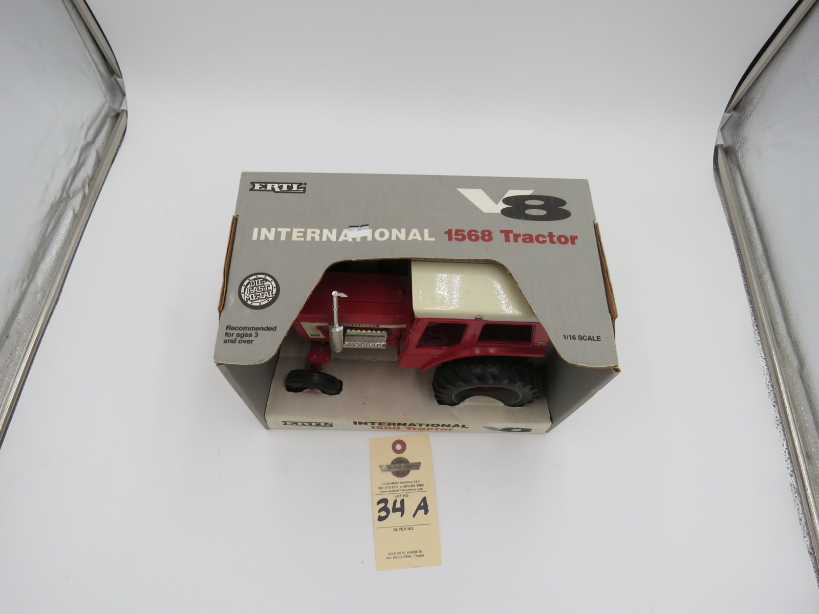 IH 1568 TRACTOR V8 ERTL D,IOWA 1/16 SCALE DIECAST 1994 - Image 2