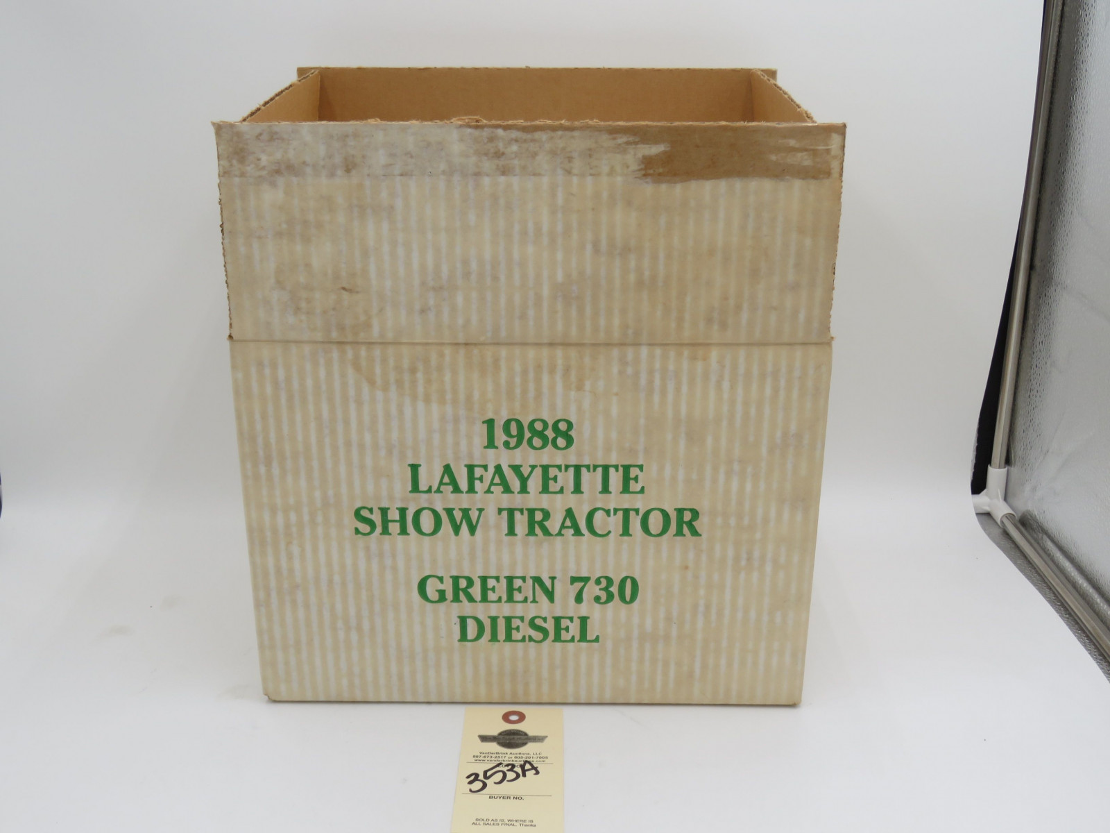 1988 Lafayette Show Tractor Green 730 diesel by Yoder NOB and box opened - Image 5