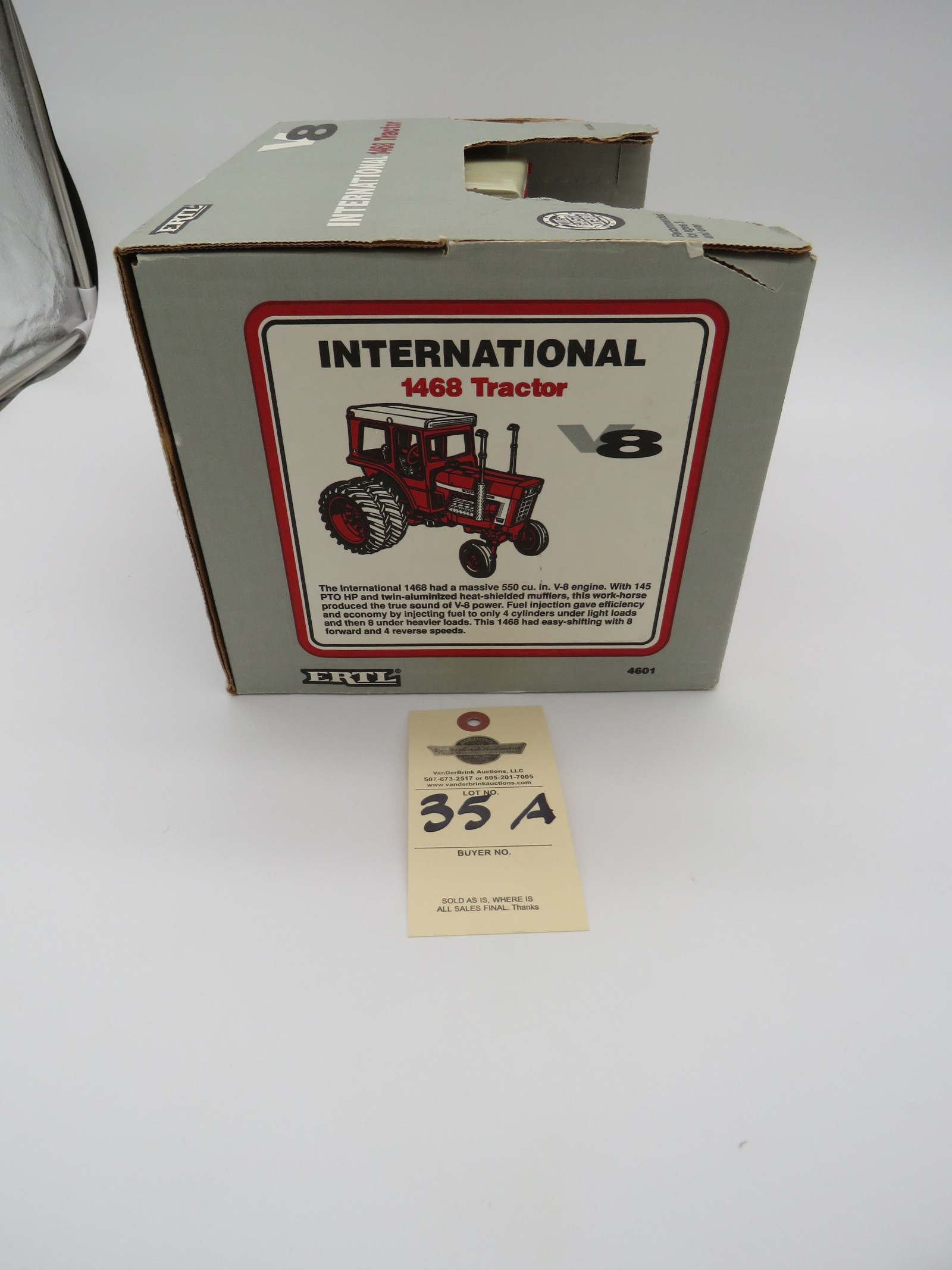 IH 1468 TRACTOR V8 1/16 SCALE ERTL 1/16 SCALE DIECAST 1993 - Image 5