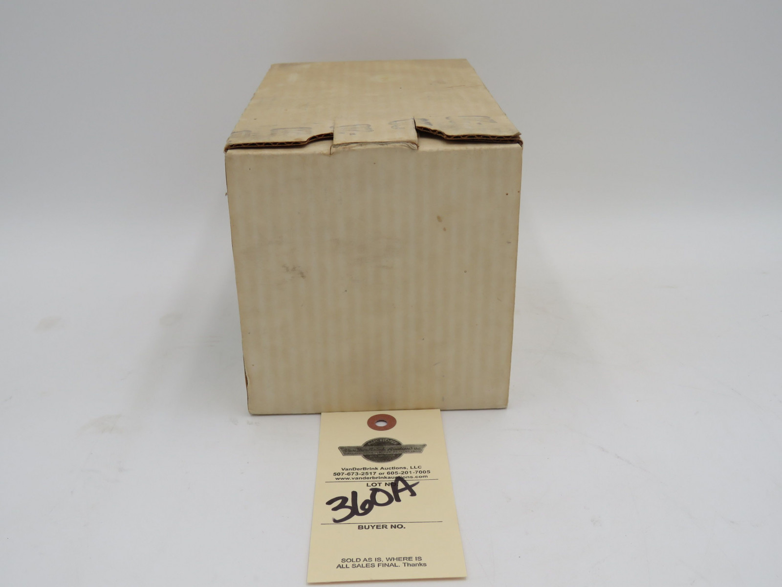 The toy Farmer Nov. 5th 1988 by Ertl John Deere 630 NIB - Image 3