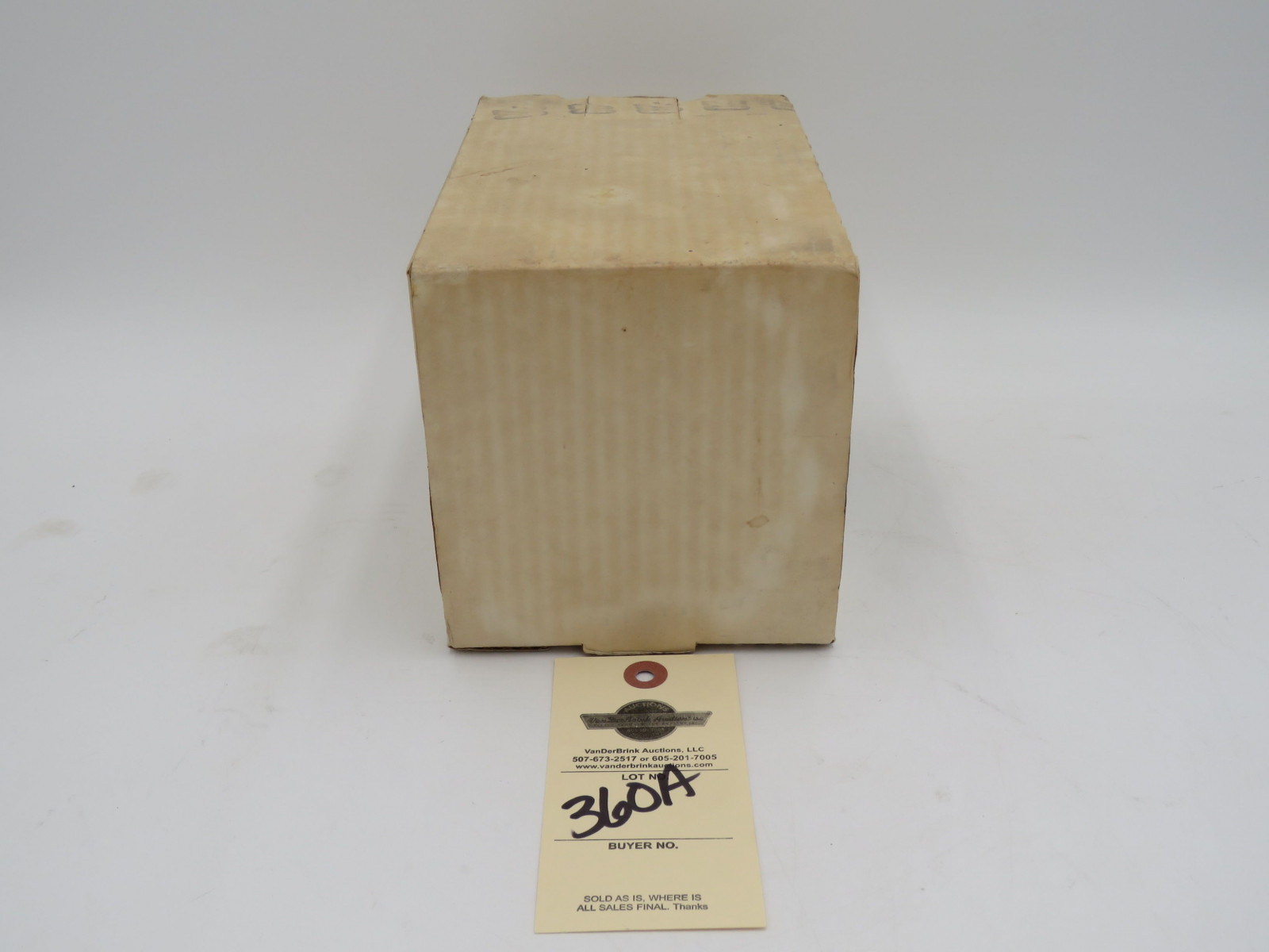 The toy Farmer Nov. 5th 1988 by Ertl John Deere 630 NIB - Image 5