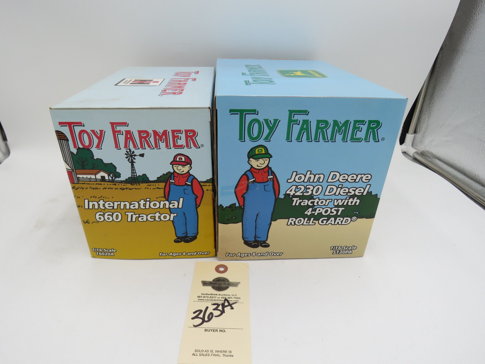 Toy Farmer by Ertl 1998 and 1999 National Farm Toy Show Collector's Edition International 660 Tractor and Toy Farmer John Deere 4230 Diesel Tractor with 4 post roll Garb both NIB 1/16th Scale - Image 3