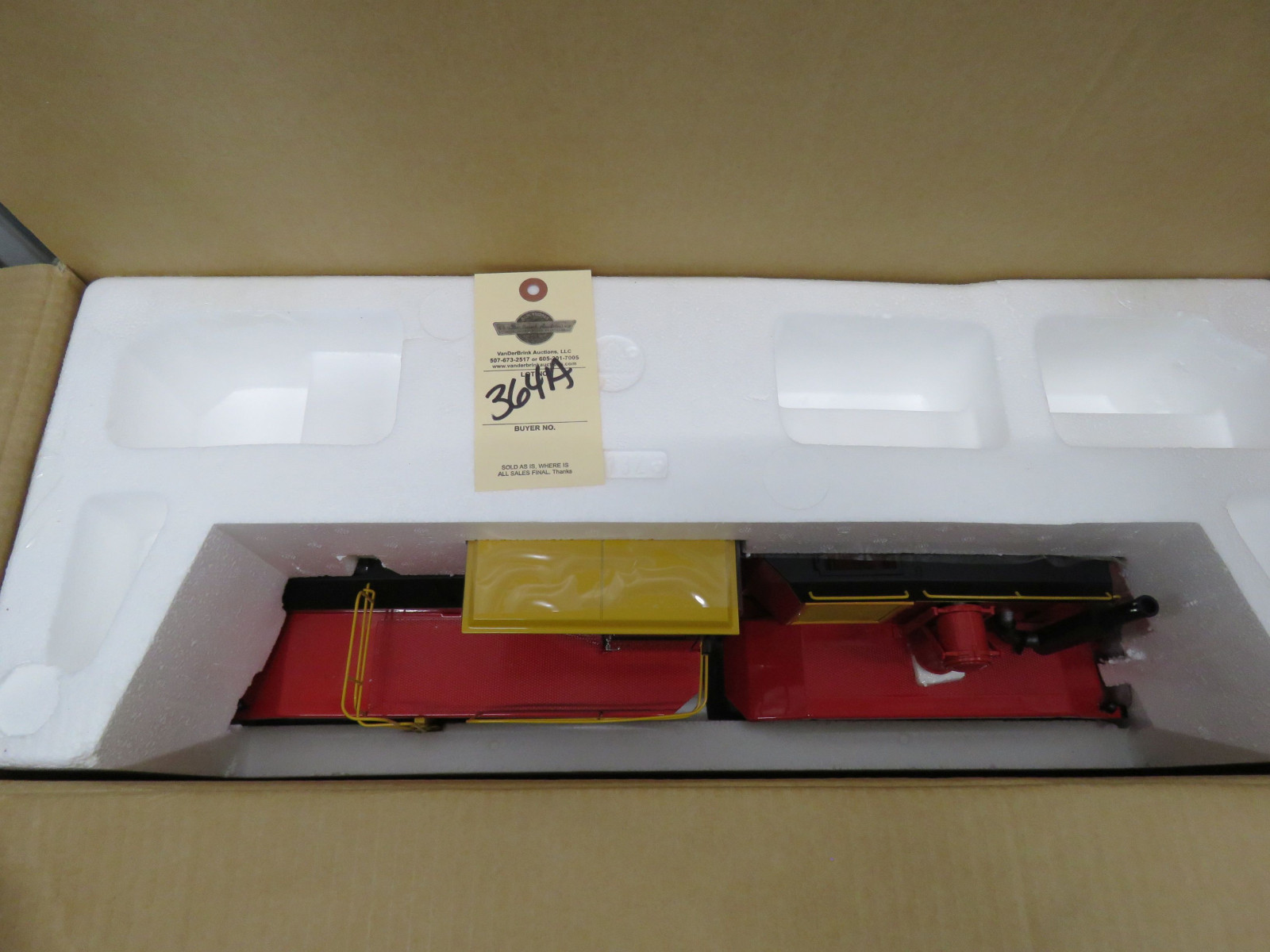 Toy Farmer by Ertl  1/16th Die-Cast Versatile Big Roy Tractor NIB - Image 2