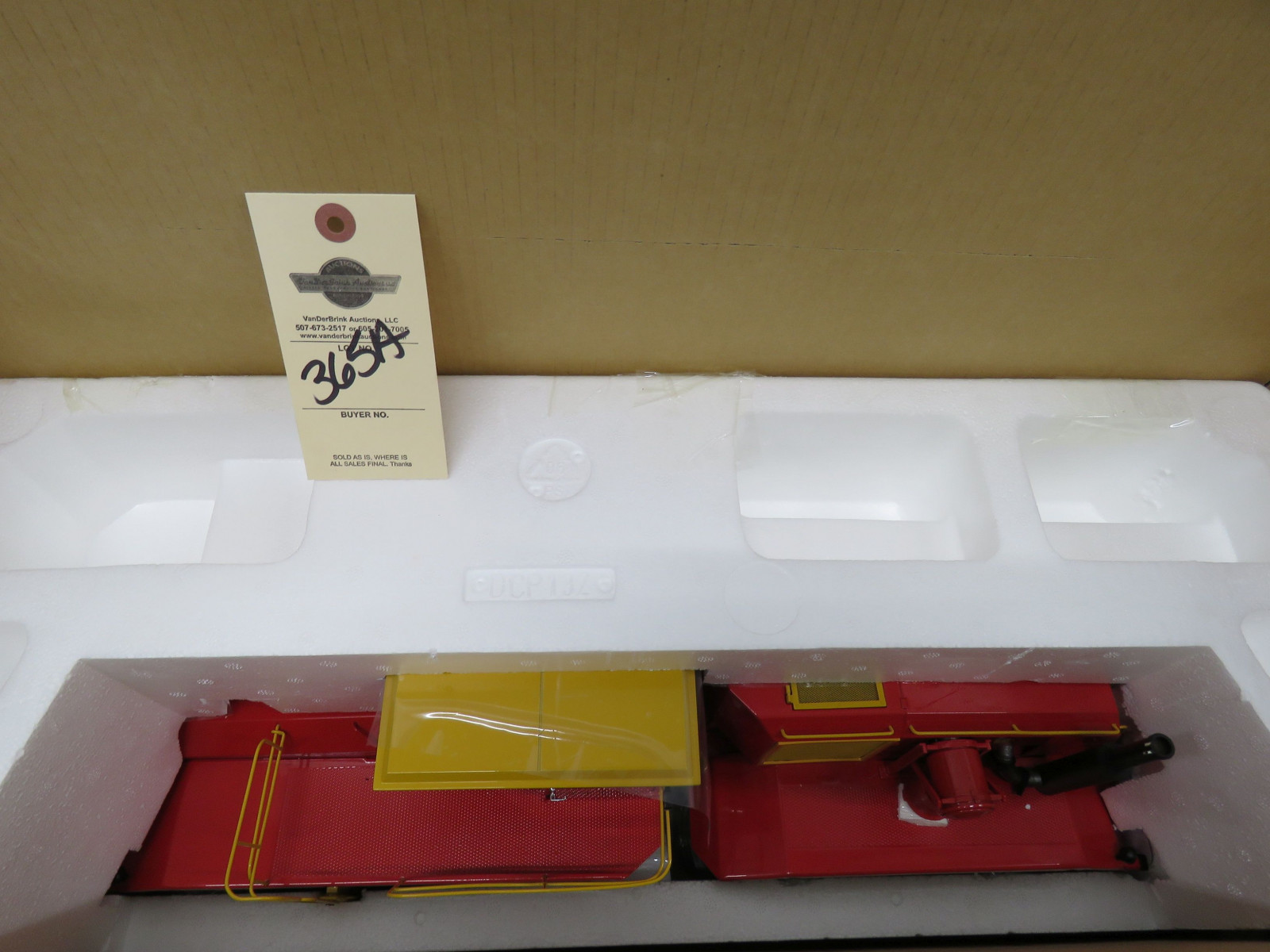 Toy Farmer by Ertl 1/16th Scale Die-Cast Versatile Big Roy Tractor NIB - Image 2