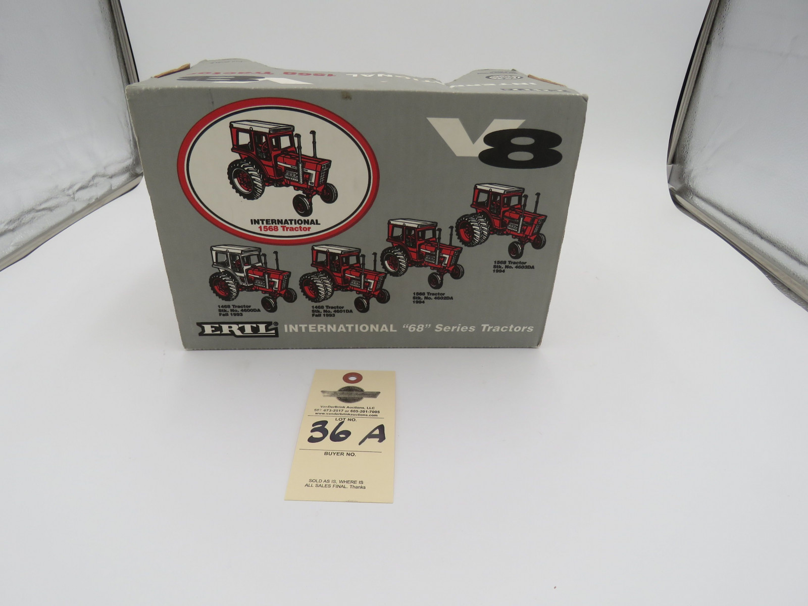 IH 1568 TRACTOR V8 ERTL 1/16 SCALE DIECAST METAL 1994 - Image 4