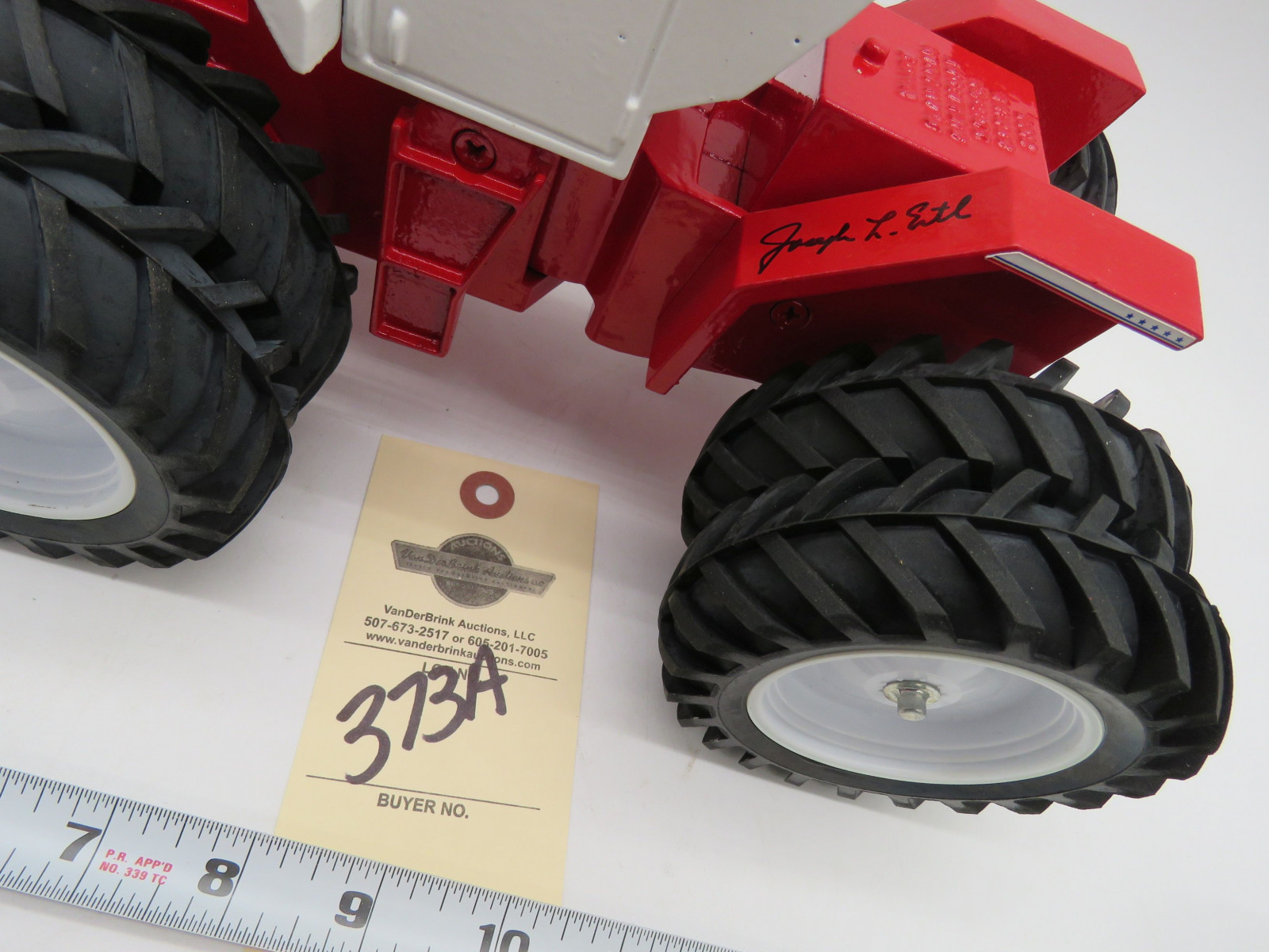 Pair of Scale Models by Ertl New 1/16th Scale Die-Cast Plainsman A4T-1400 4WD with Cab and Joseph Ertl Autograph and also Plainsman A4T-1400 without Cab New and No Boxes - Image 6