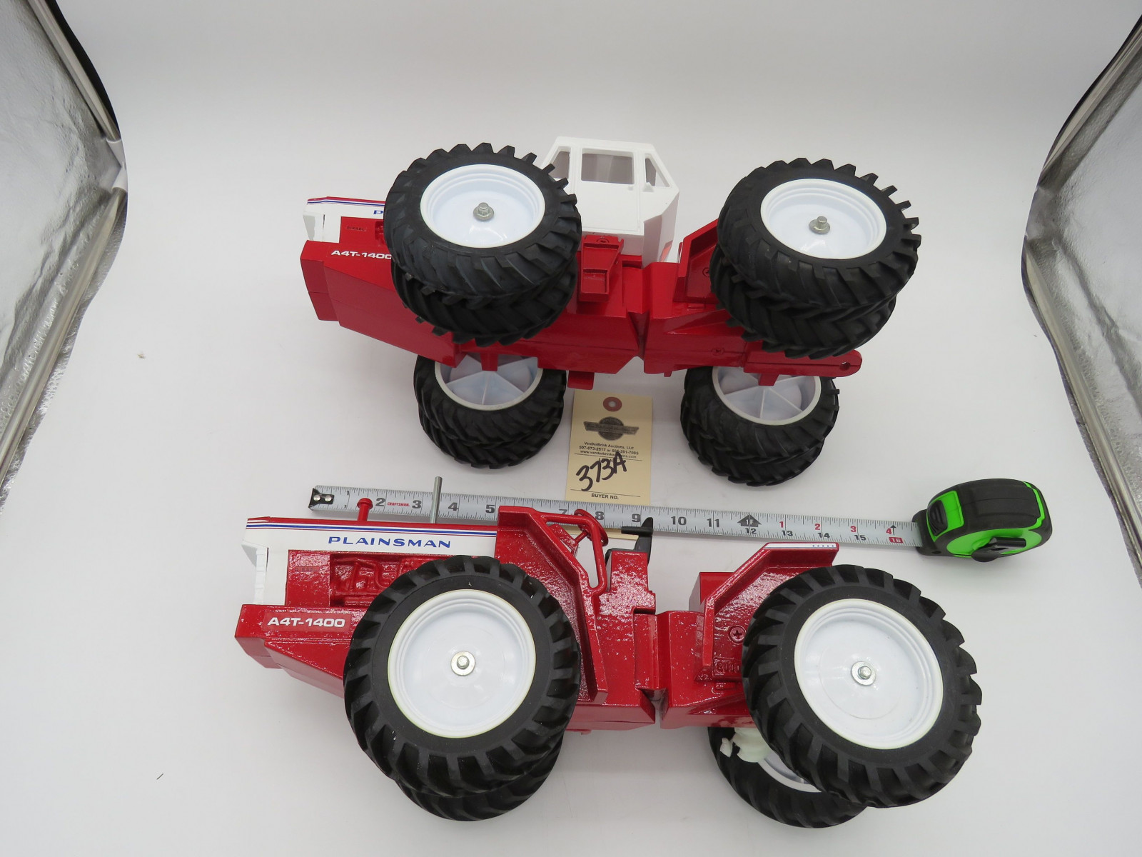 Pair of Scale Models by Ertl New 1/16th Scale Die-Cast Plainsman A4T-1400 4WD with Cab and Joseph Ertl Autograph and also Plainsman A4T-1400 without Cab New and No Boxes - Image 7