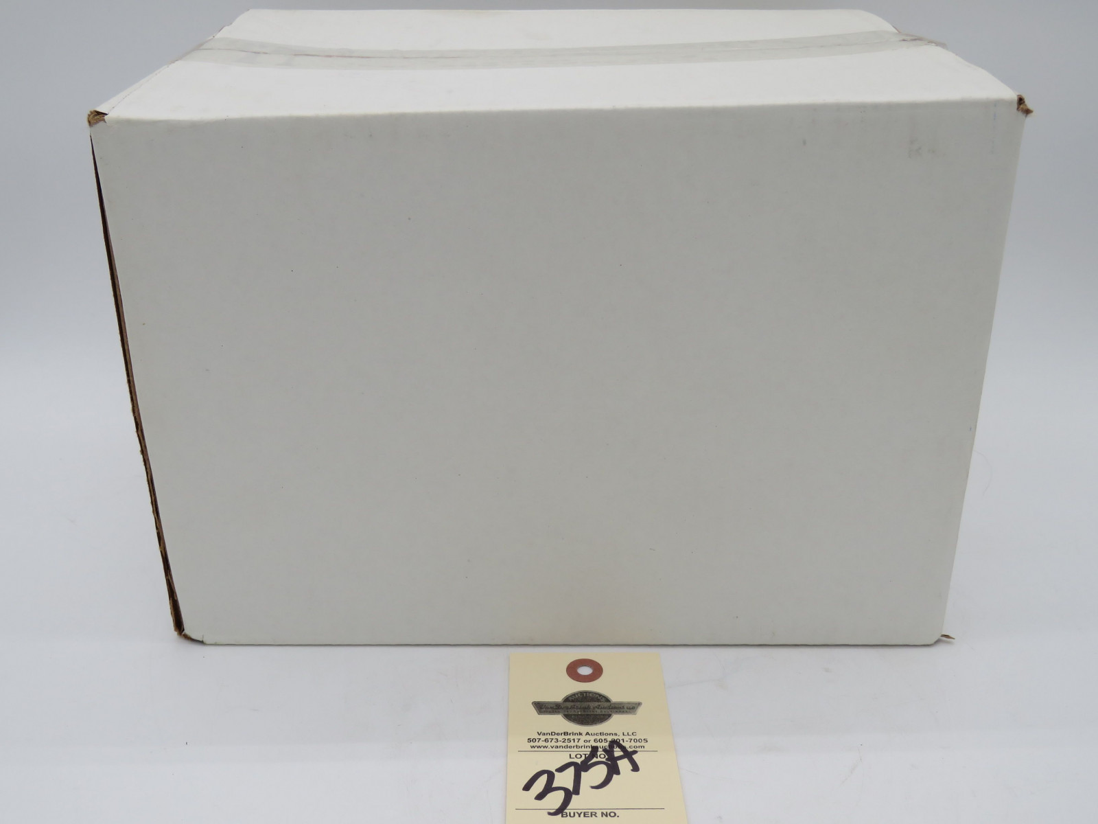 NIB Special Edition Scale Models by Ertl 1/16th Scale The Purple Oliver 1850 NIB - Image 4