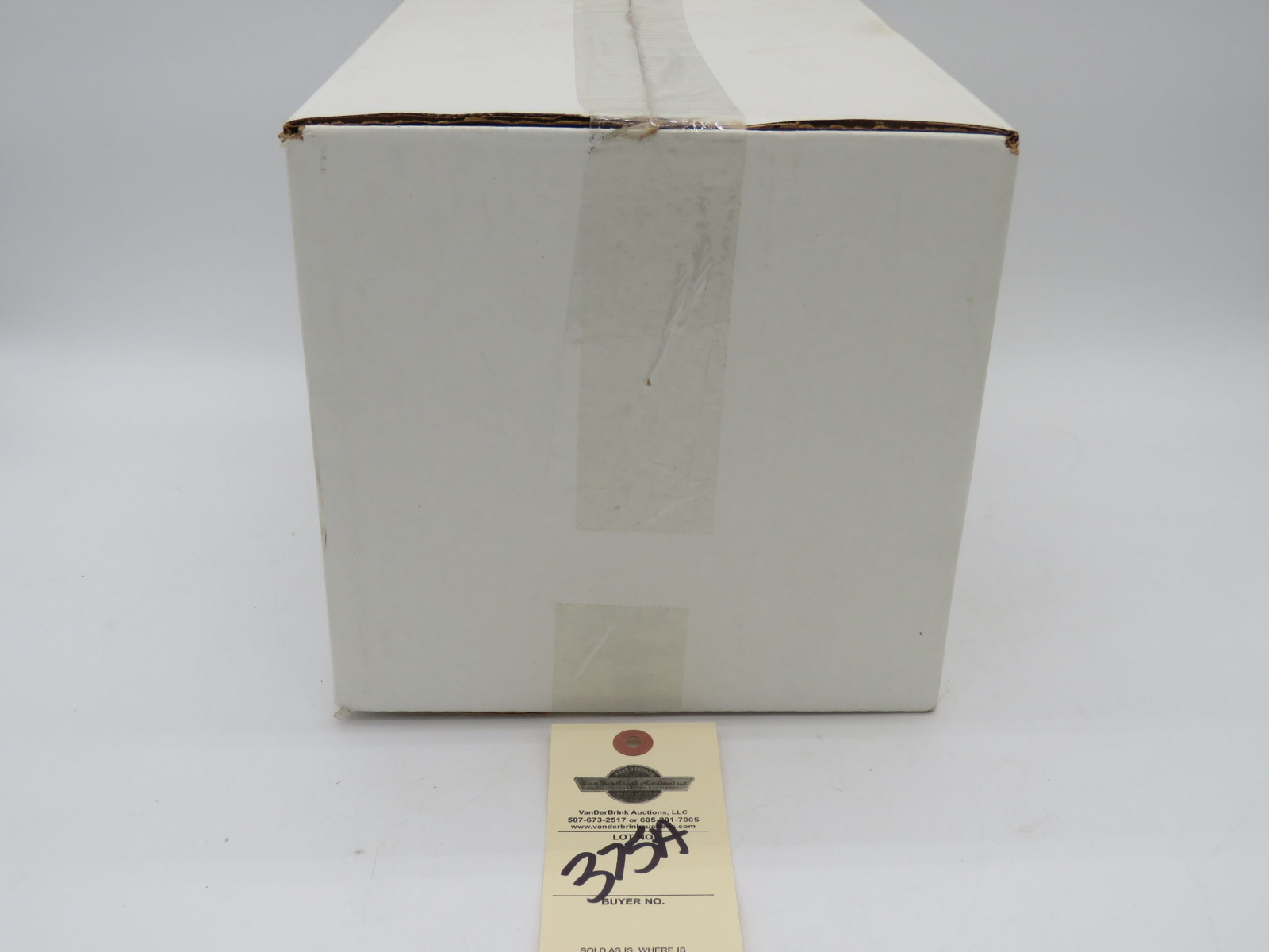 NIB Special Edition Scale Models by Ertl 1/16th Scale The Purple Oliver 1850 NIB - Image 5