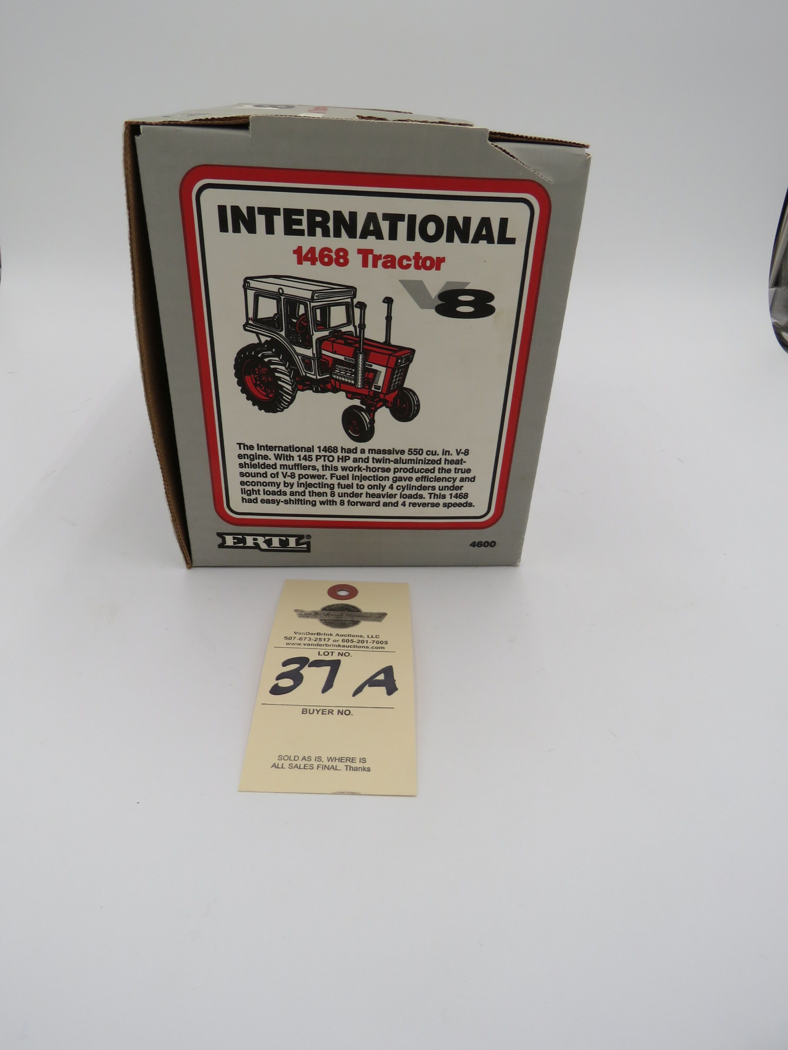 IH 1468 TRACTOR ERTL  1/16 SCALE DIECAST V8 1993 - Image 3