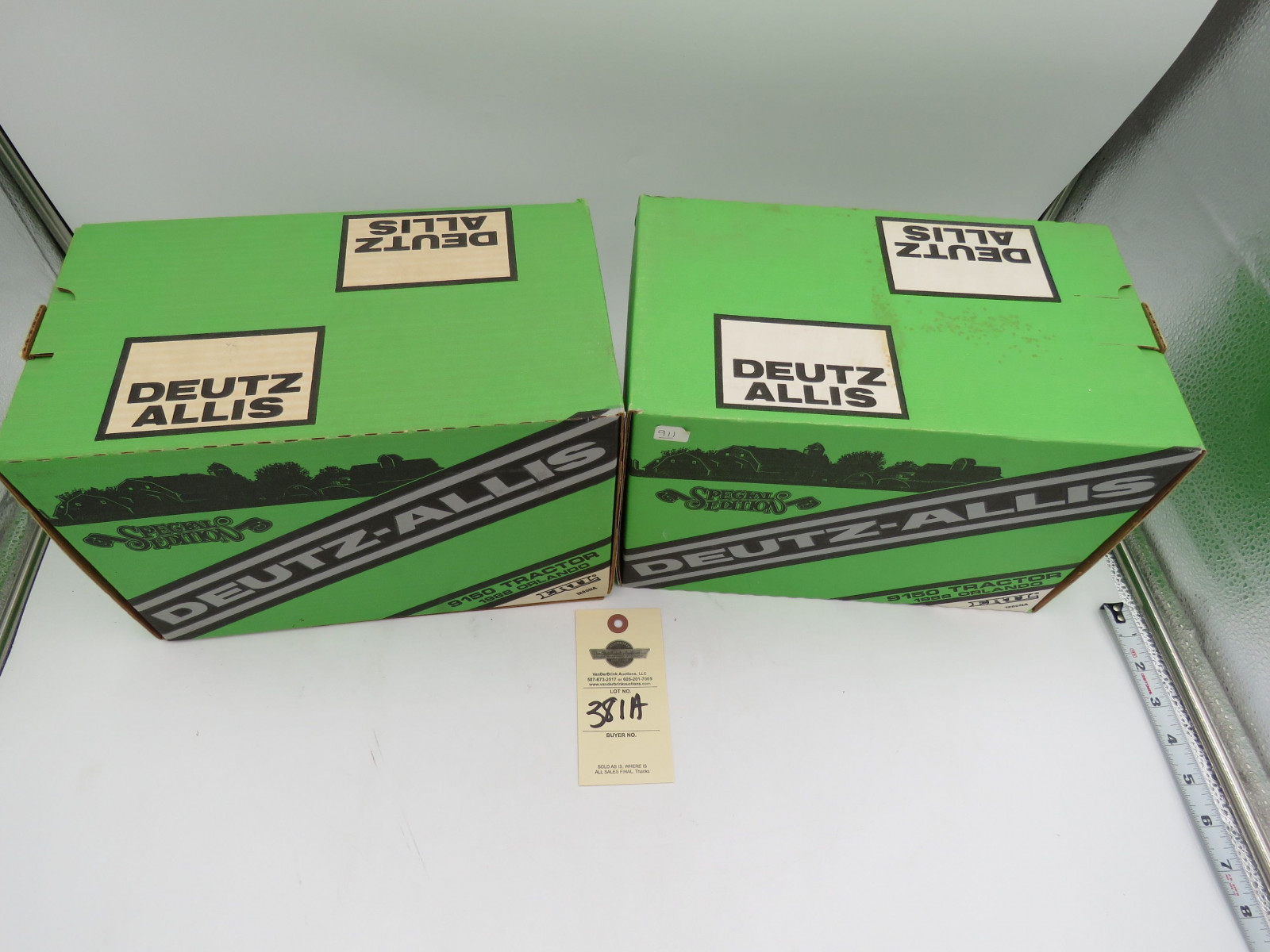 Pair of 1998 Ertl 1/16th Scale Deutz Allis 9150 Tractors 1988 Orlando NIB - Image 2