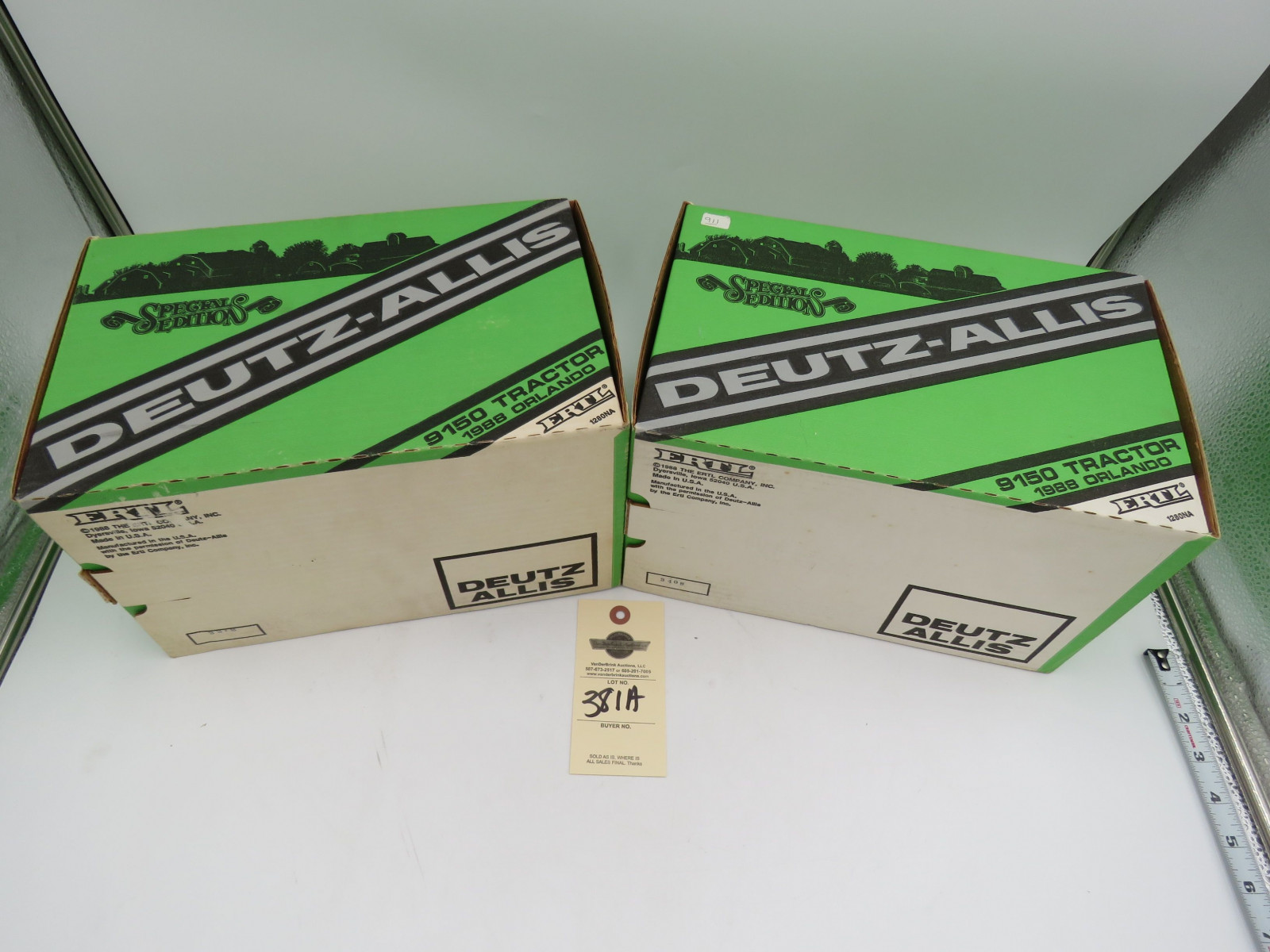 Pair of 1998 Ertl 1/16th Scale Deutz Allis 9150 Tractors 1988 Orlando NIB - Image 4