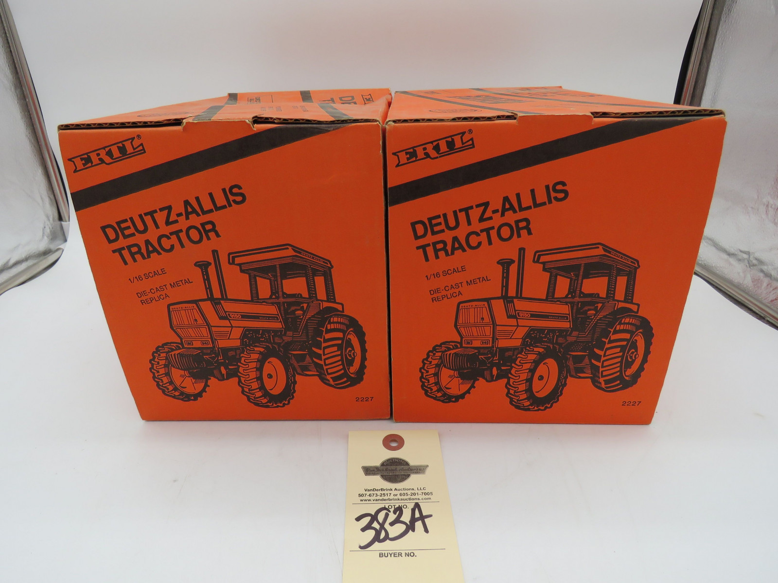 Pair of 1980  Special Edition Deutz- Allis Chalmers 9150 Tractors Ertl 1/16th Scale Die-Cast Tractors NIB - Image 5