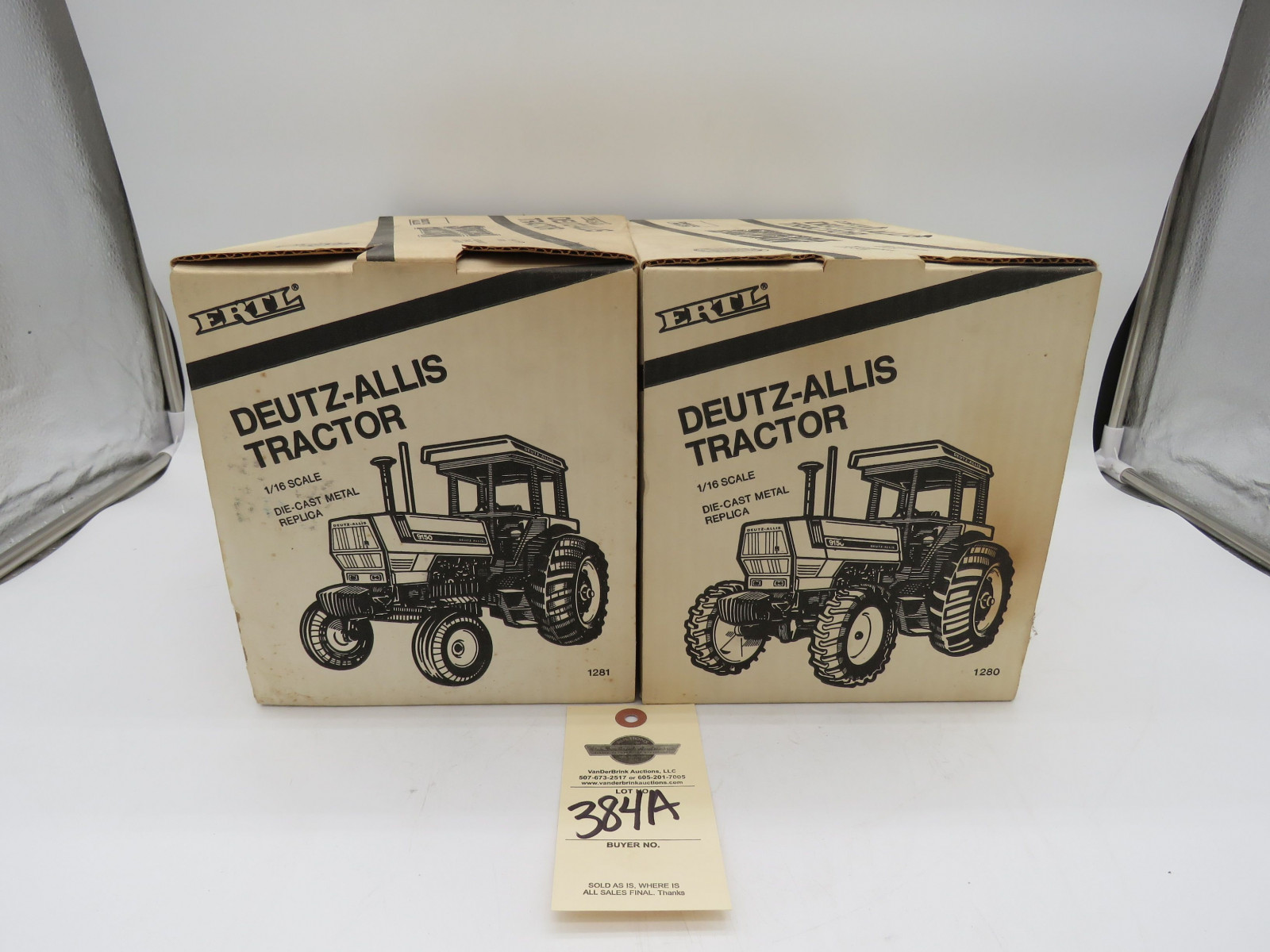 Pair of 1989 Ertl for Deutz Alllis 1/16th Scale Die-Cast Deutz Allis 9150 NIB - Image 3