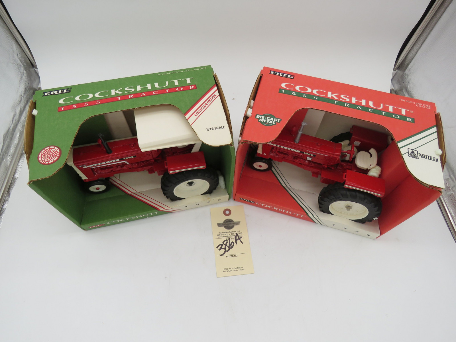 Pair of Ertl 1/16th Collector's Edition 1994 Ertl Cockshutt 1555 tractor NIB and 1995 Ertl Cockshutt 1655 both NIB - Image 2