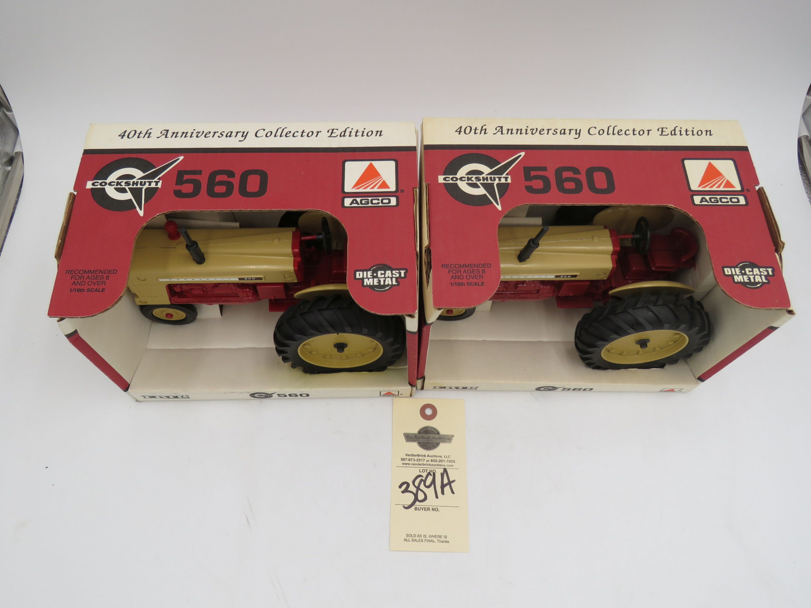 Pair of Ertl 1998 40th Anniversary collector's Edition cockshutt 560 Tractors NIB - Image 2