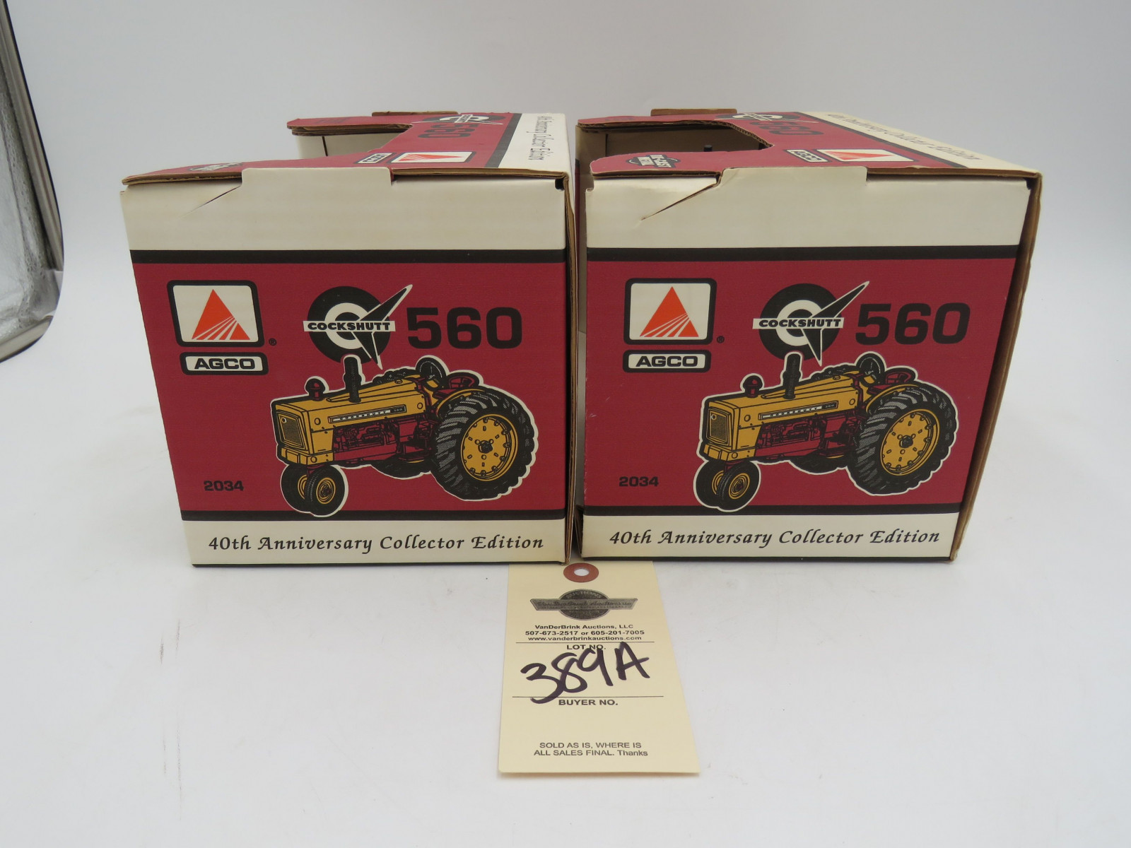 Pair of Ertl 1998 40th Anniversary collector's Edition cockshutt 560 Tractors NIB - Image 3