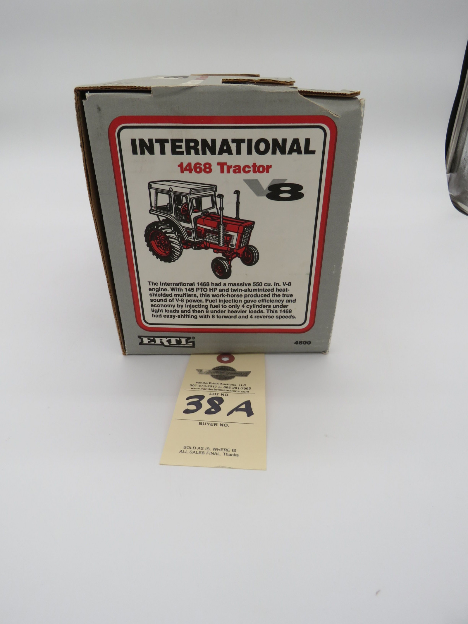 IH 1468 TRACTOR V8 1/16 SCALE ERTL  DIECAST 1993 - Image 3