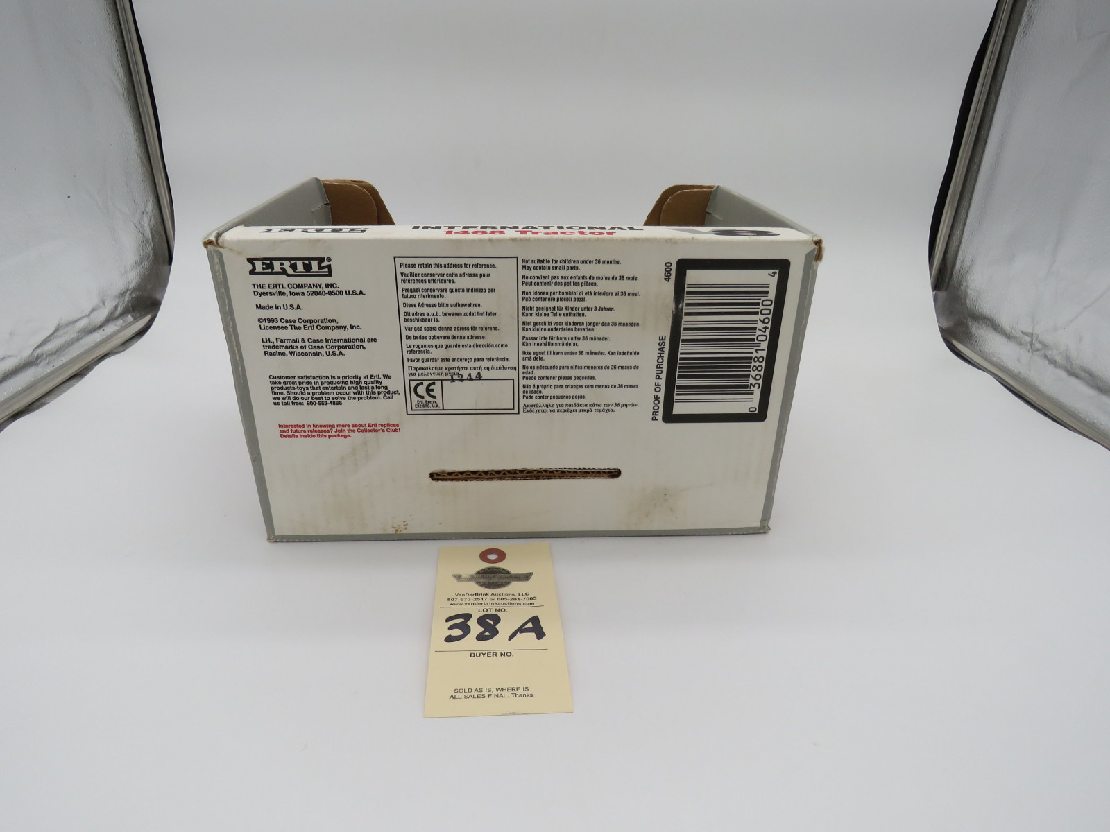 IH 1468 TRACTOR V8 1/16 SCALE ERTL  DIECAST 1993 - Image 6