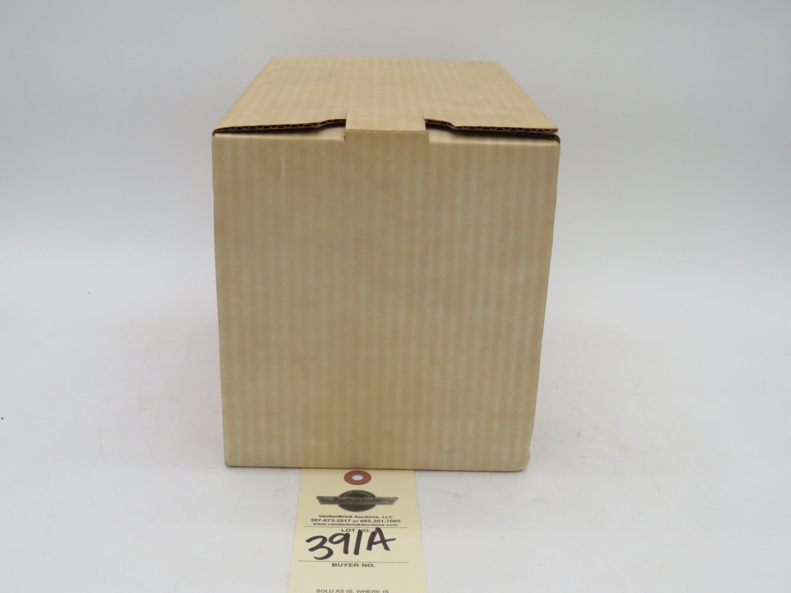 1988 Limmited Edition Minnesota State Fair 1/16th Scale die-Cast Allis chalmers D21 Tractor NIB - Image 3