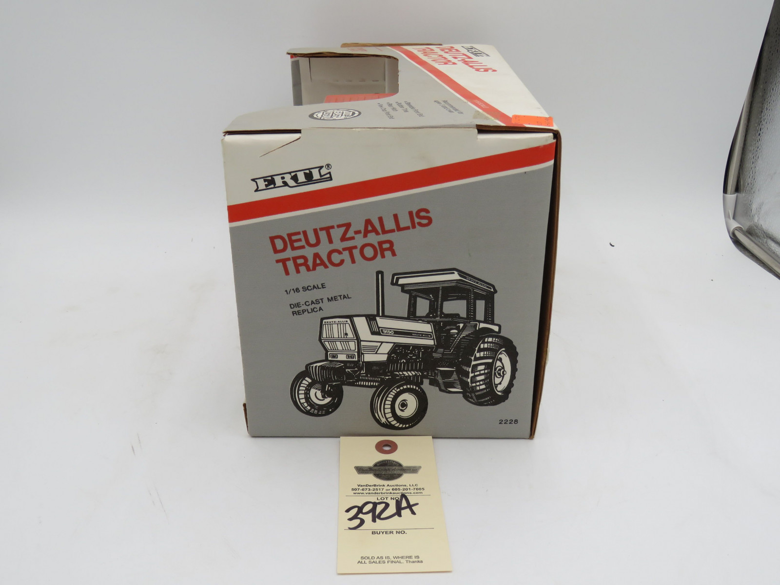Ertl 1/16th Scale Die-Cast 1991 Deutz- Allis 9150 Tractor NIB - Image 2