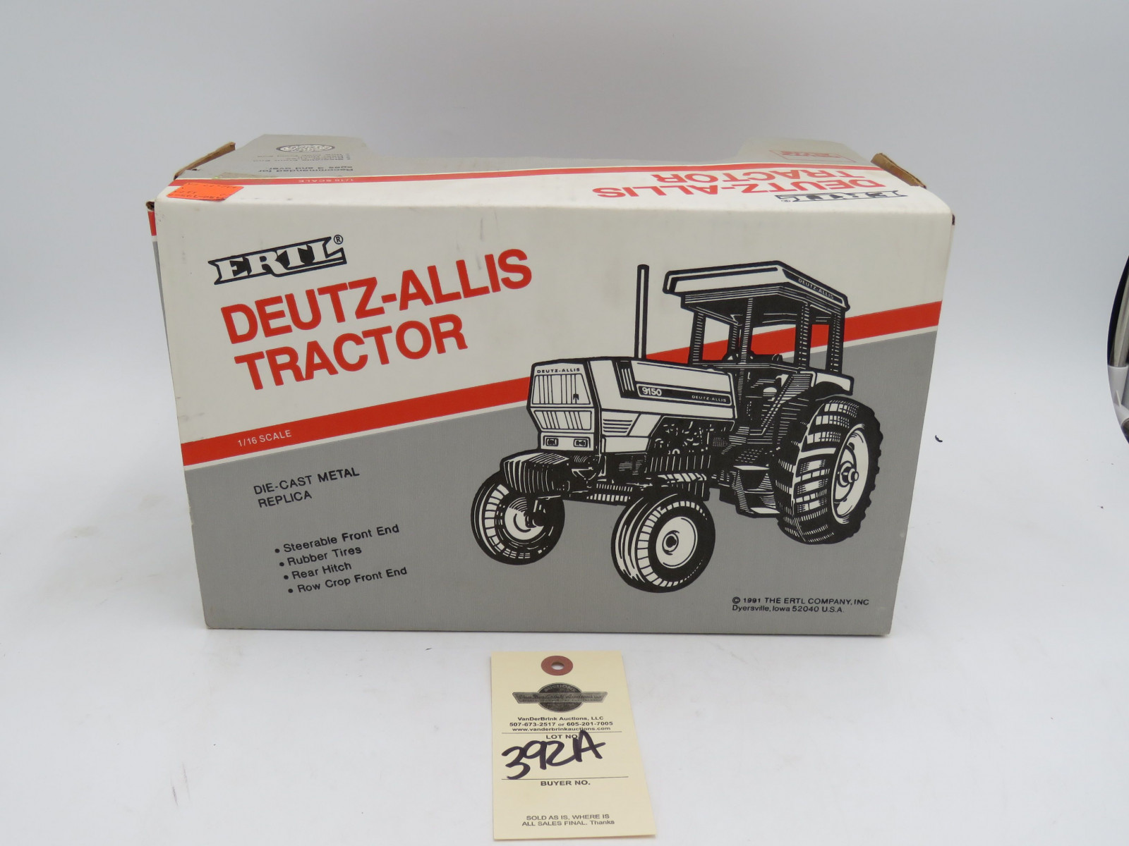 Ertl 1/16th Scale Die-Cast 1991 Deutz- Allis 9150 Tractor NIB - Image 3