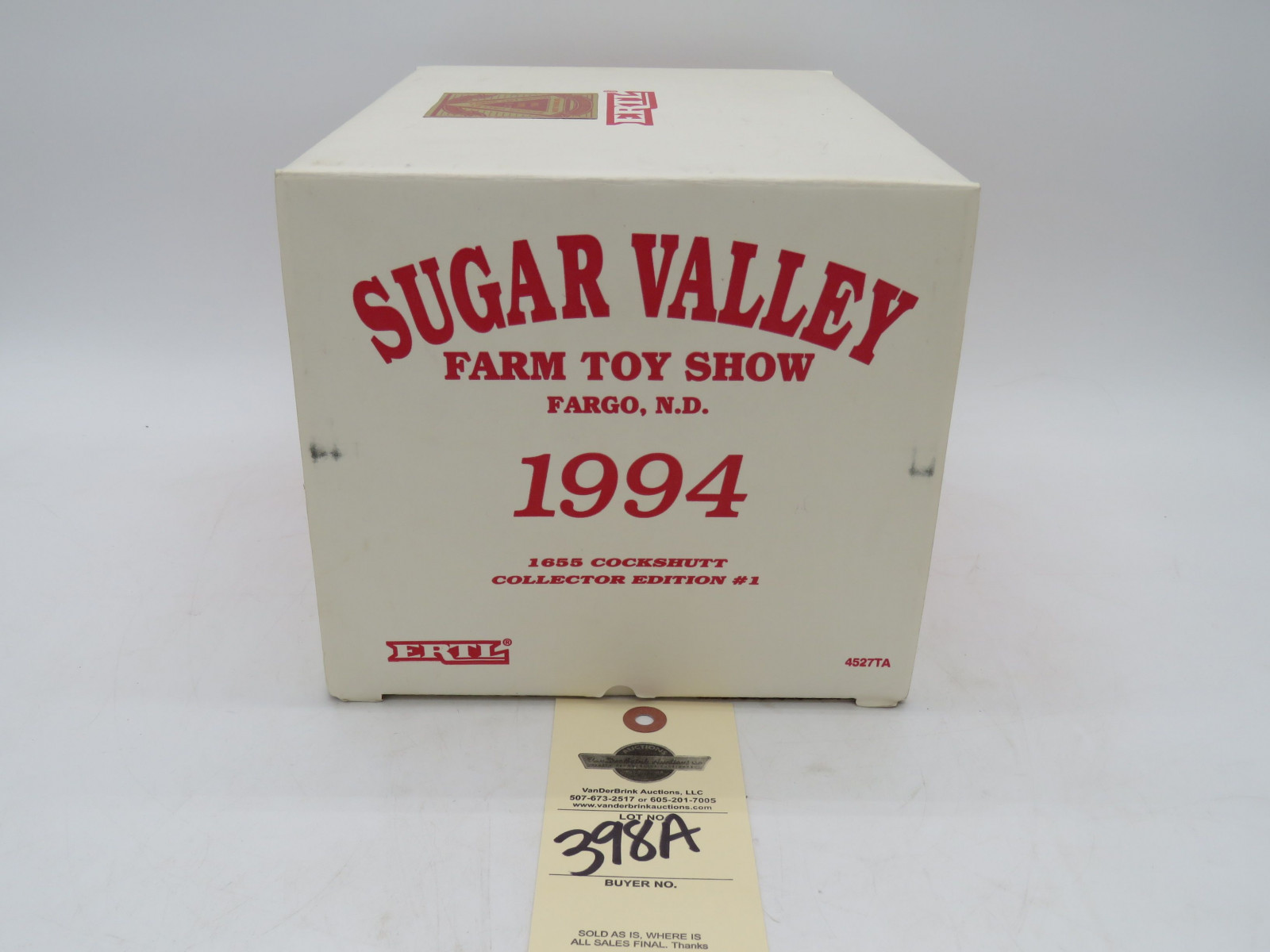 Ertl Sugar Valley Farm toy Show Fargo, ND 1994 Collector's Edition #1 1655 Cockshutt Tractor NIB, 1/16th Scale - Image 3