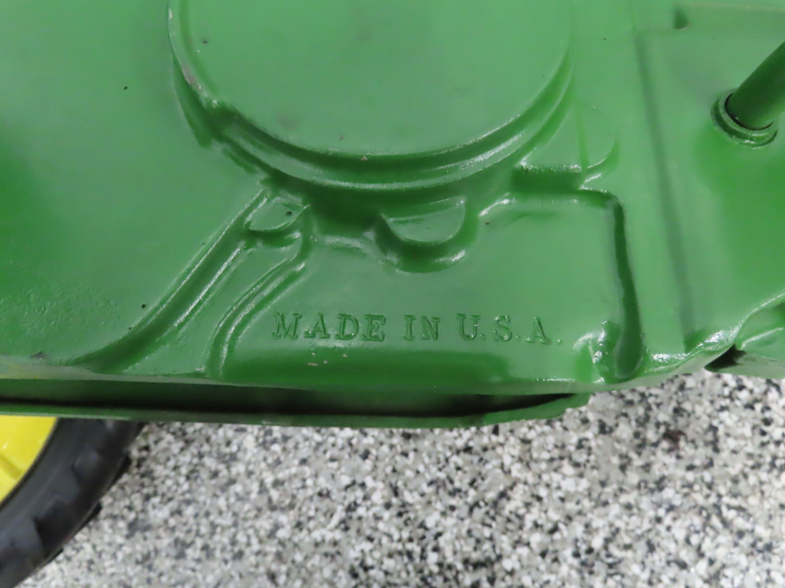 John Deere Pedal Tractor Cast Iron and Chain Drive Open engine - Image 14