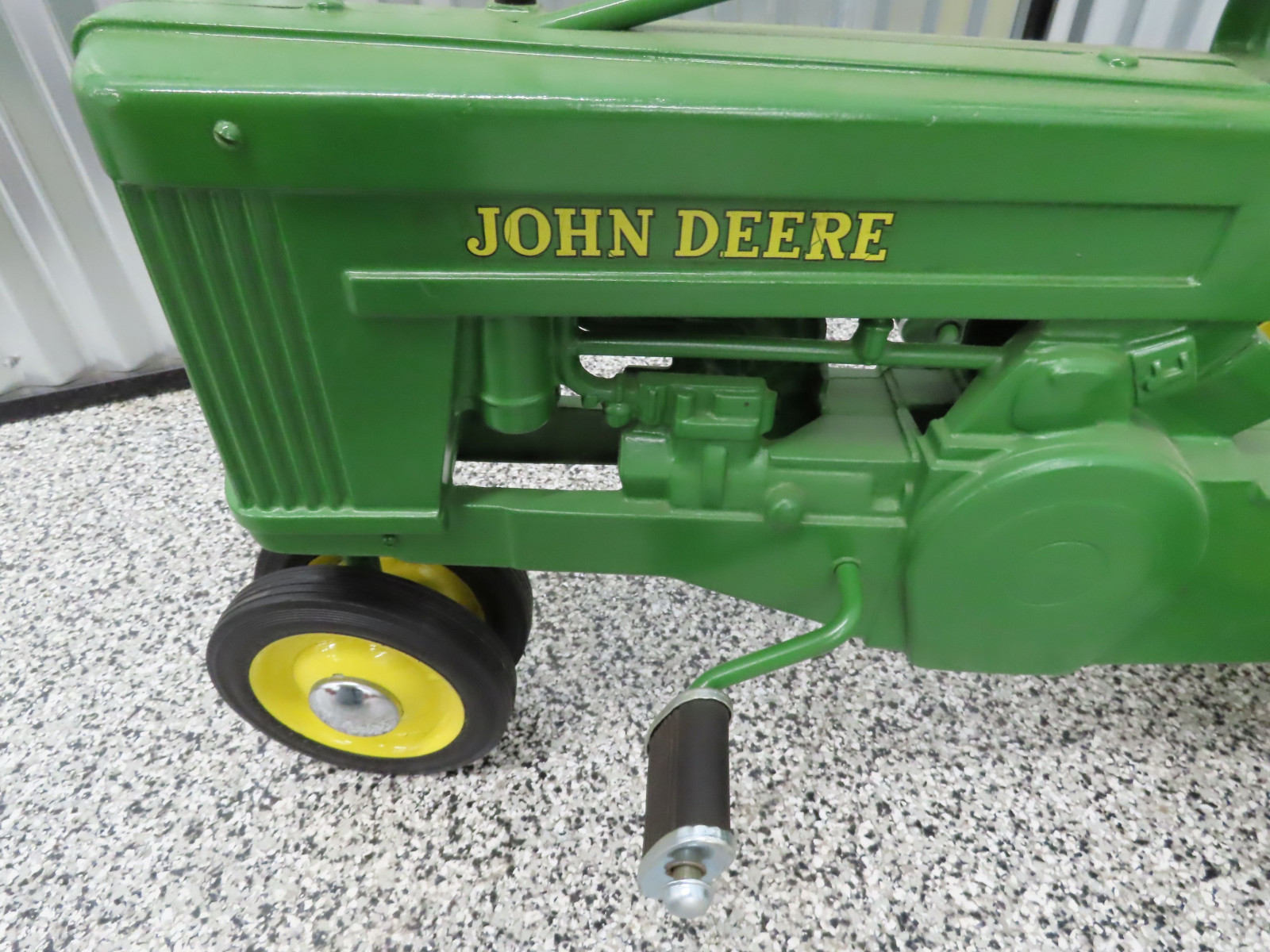 John Deere Pedal Tractor Cast Iron and Chain Drive Open engine - Image 5