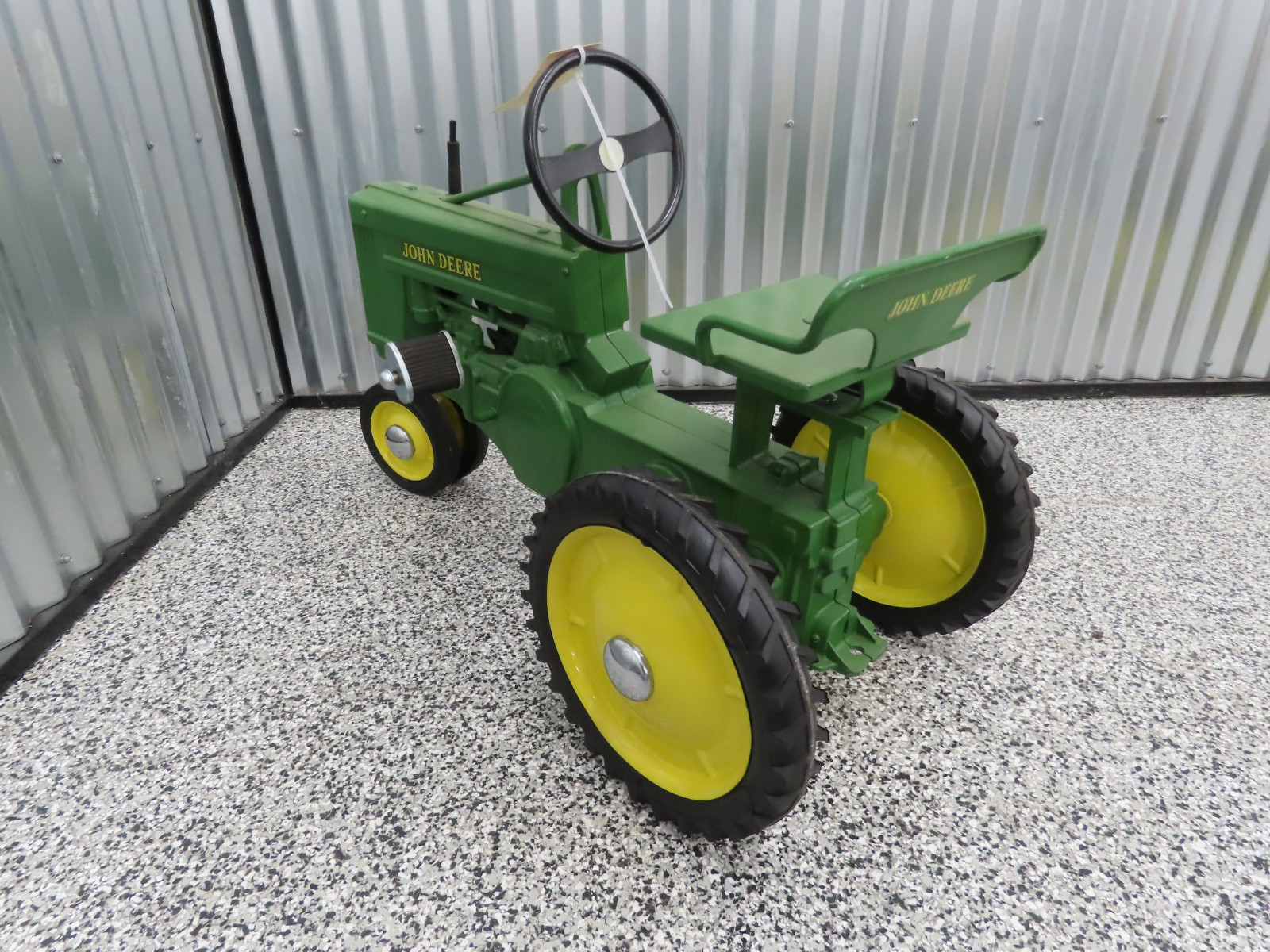John Deere Pedal Tractor Cast Iron and Chain Drive Open engine - Image 7