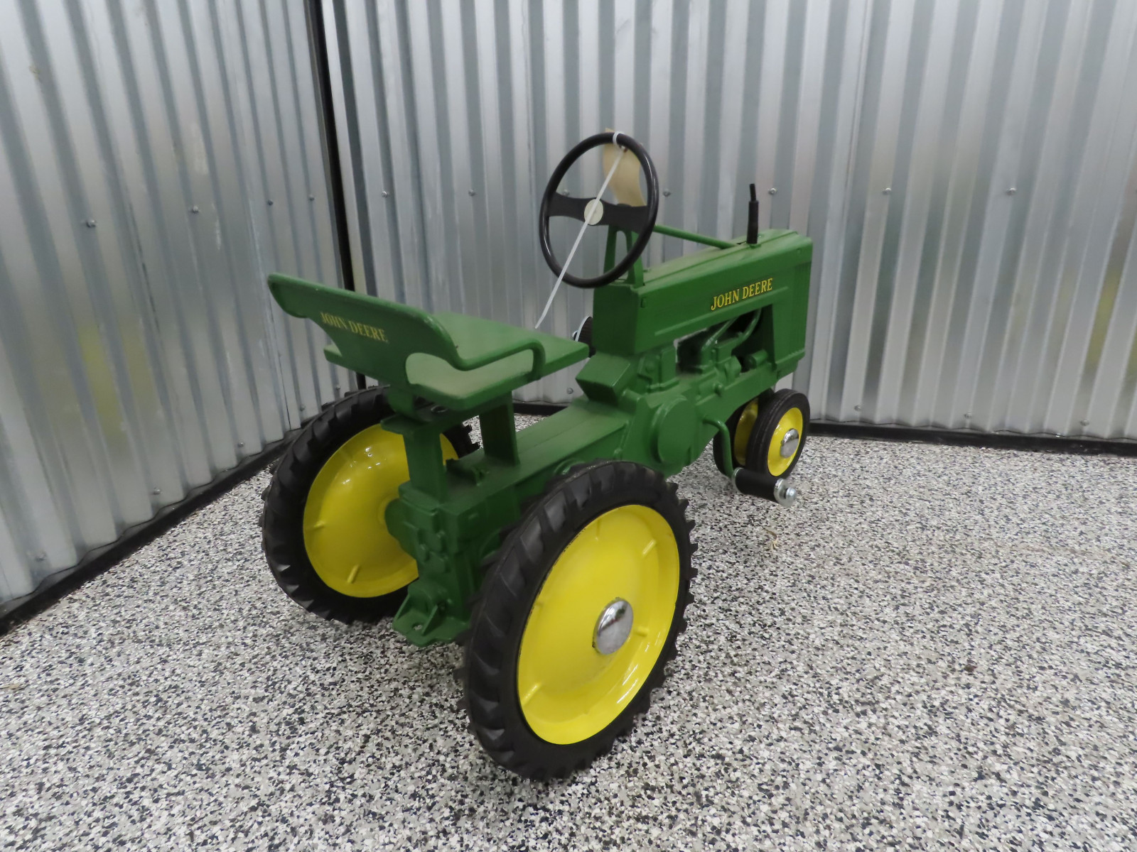 John Deere Pedal Tractor Cast Iron and Chain Drive Open engine - Image 9