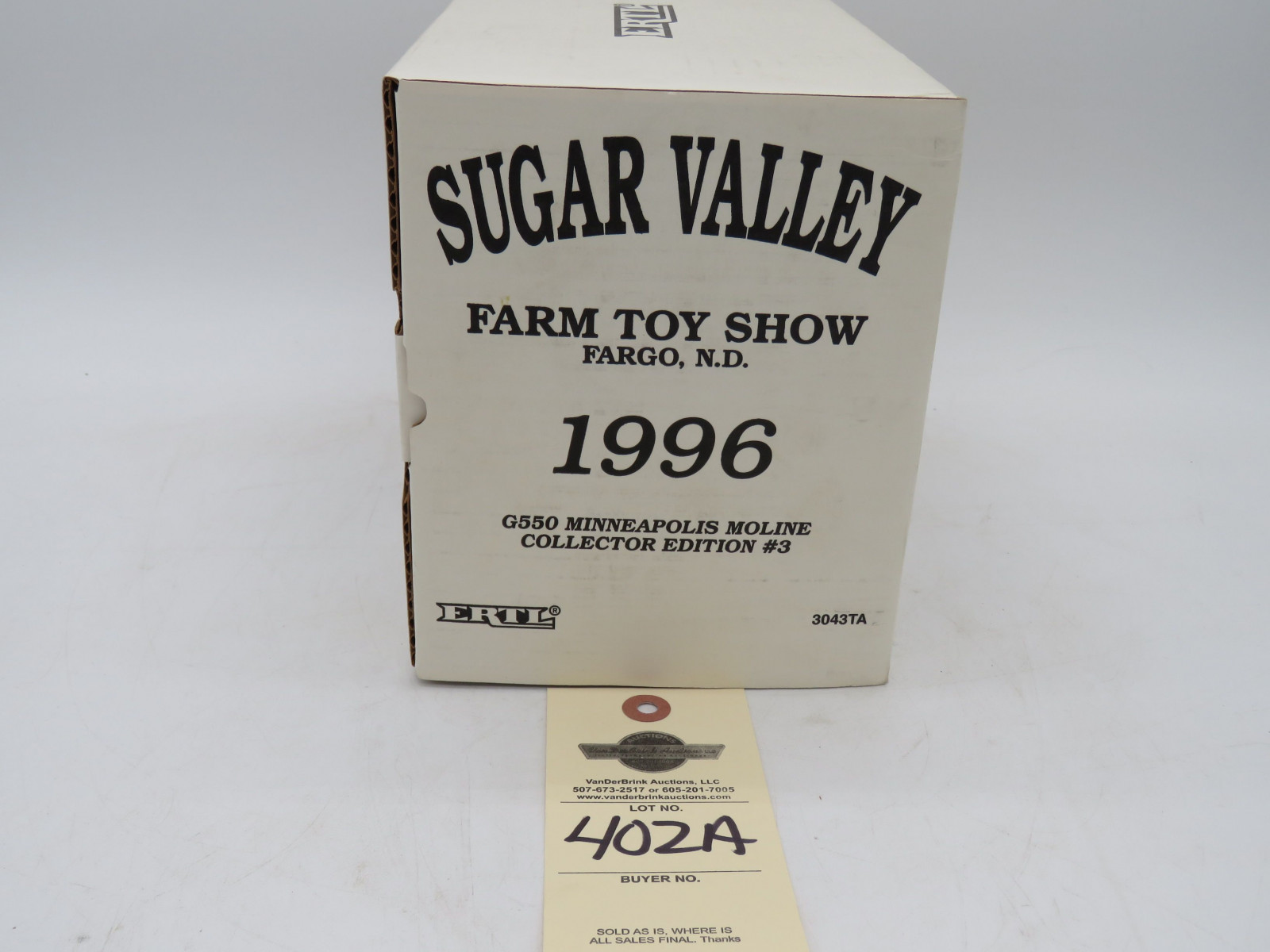 1996 Ertl Sugar Valley Farm Toy Show Fargo, ND G550 Minneapolis Moline Collector's Edition #3 NIB, 1/16th Scale - Image 3