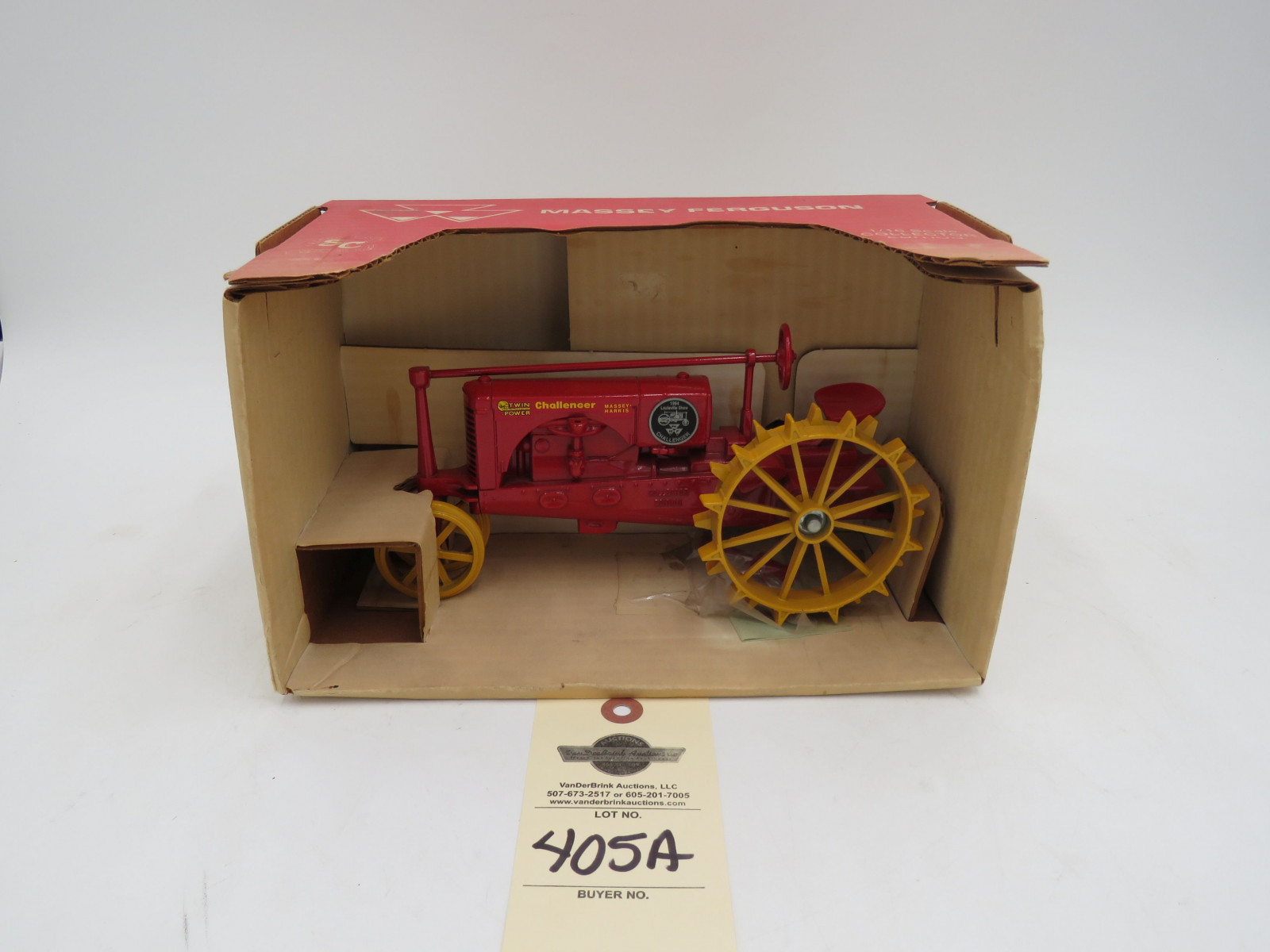 Spec-Cast 1/16th Scale Collector's Edtion Massey harris challenger Tractor on full Steel NIB - Image 1