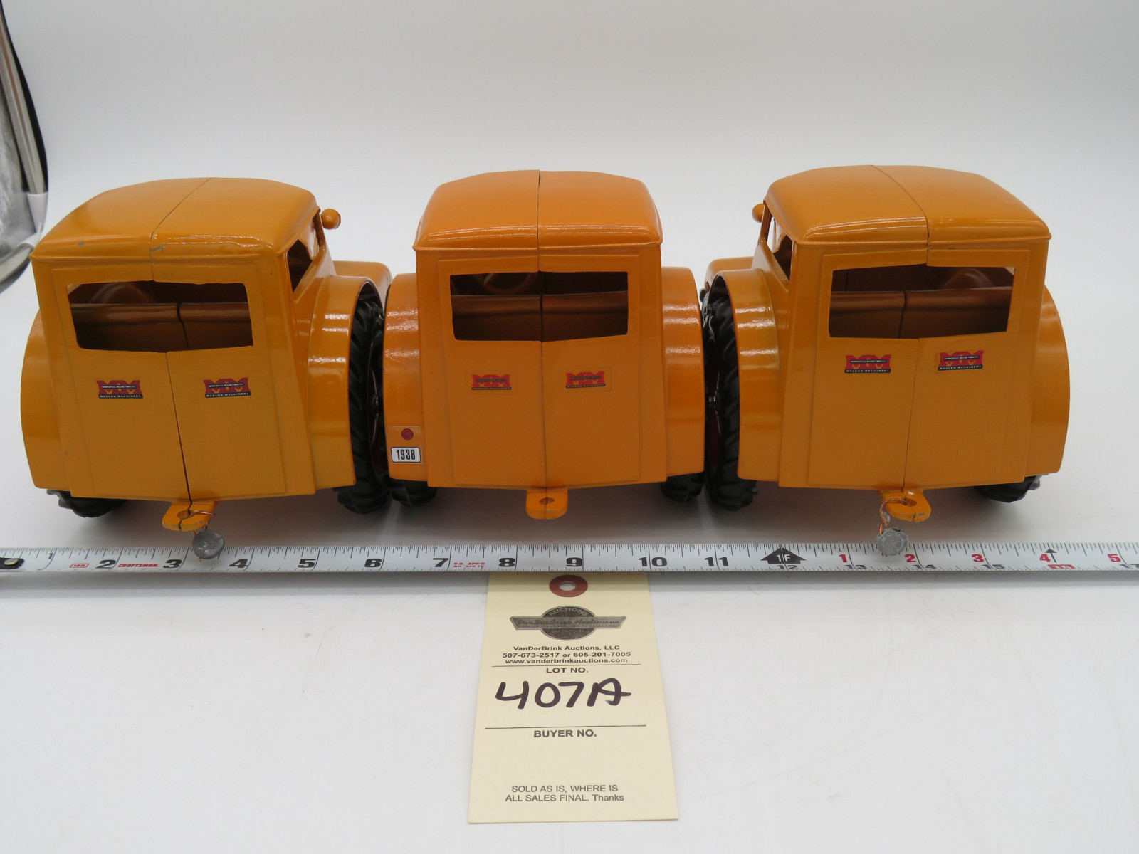 3 Ertl Minneapolis Moline 1/16th Scale Die-Cast UDLX Tractors No Boxes - Image 4
