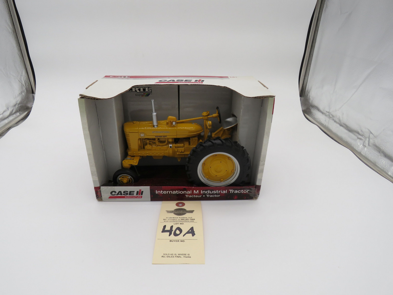ERTL IH M INDUSTRIAL TRACTOR DIE-CAST METAL 1/16 SCALE 2008 - Image 1
