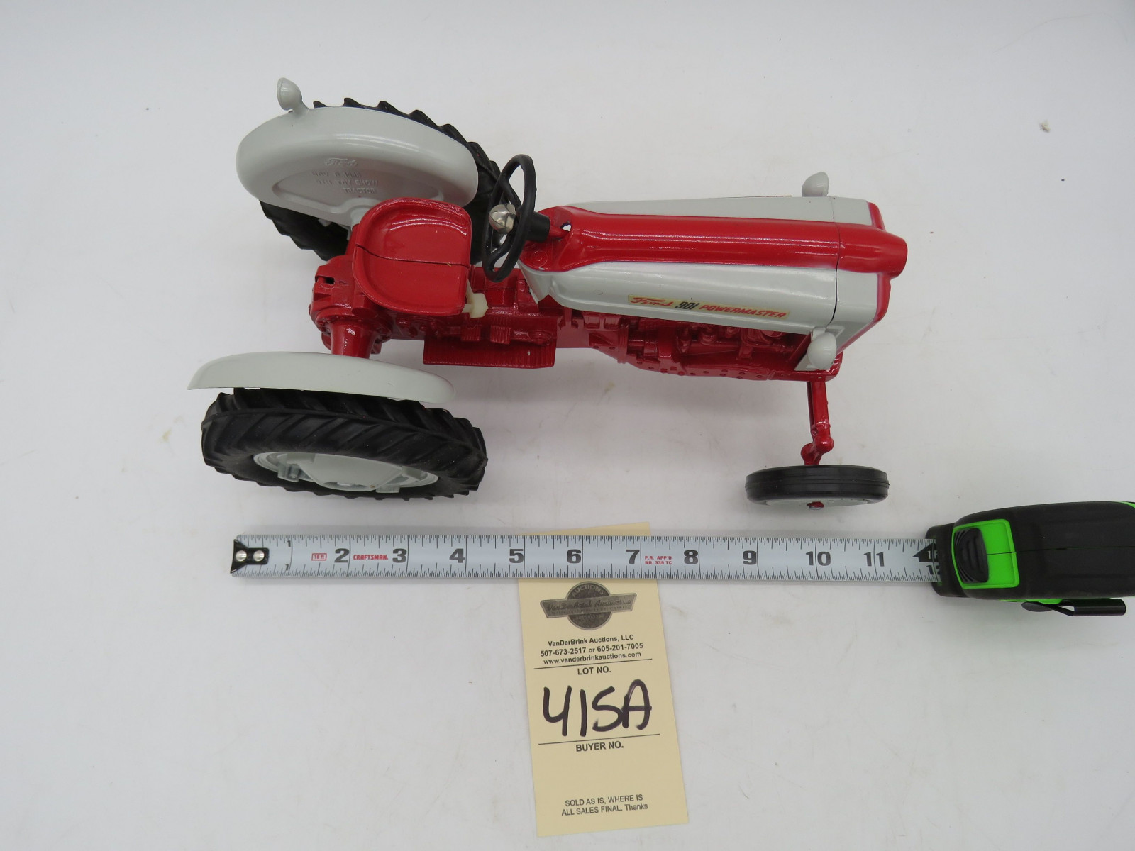 Ertl 1/16th Scale Die-Cast Ford 901 PowerMaster with ID Tag November 1986, 9th  Toy Show Tractor No Box - Image 2