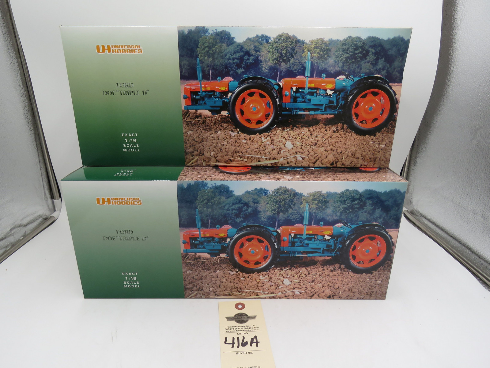 Pair of Universal Hobbies 1/16th Scale Model Ford Triple D Doe NIB - Image 4