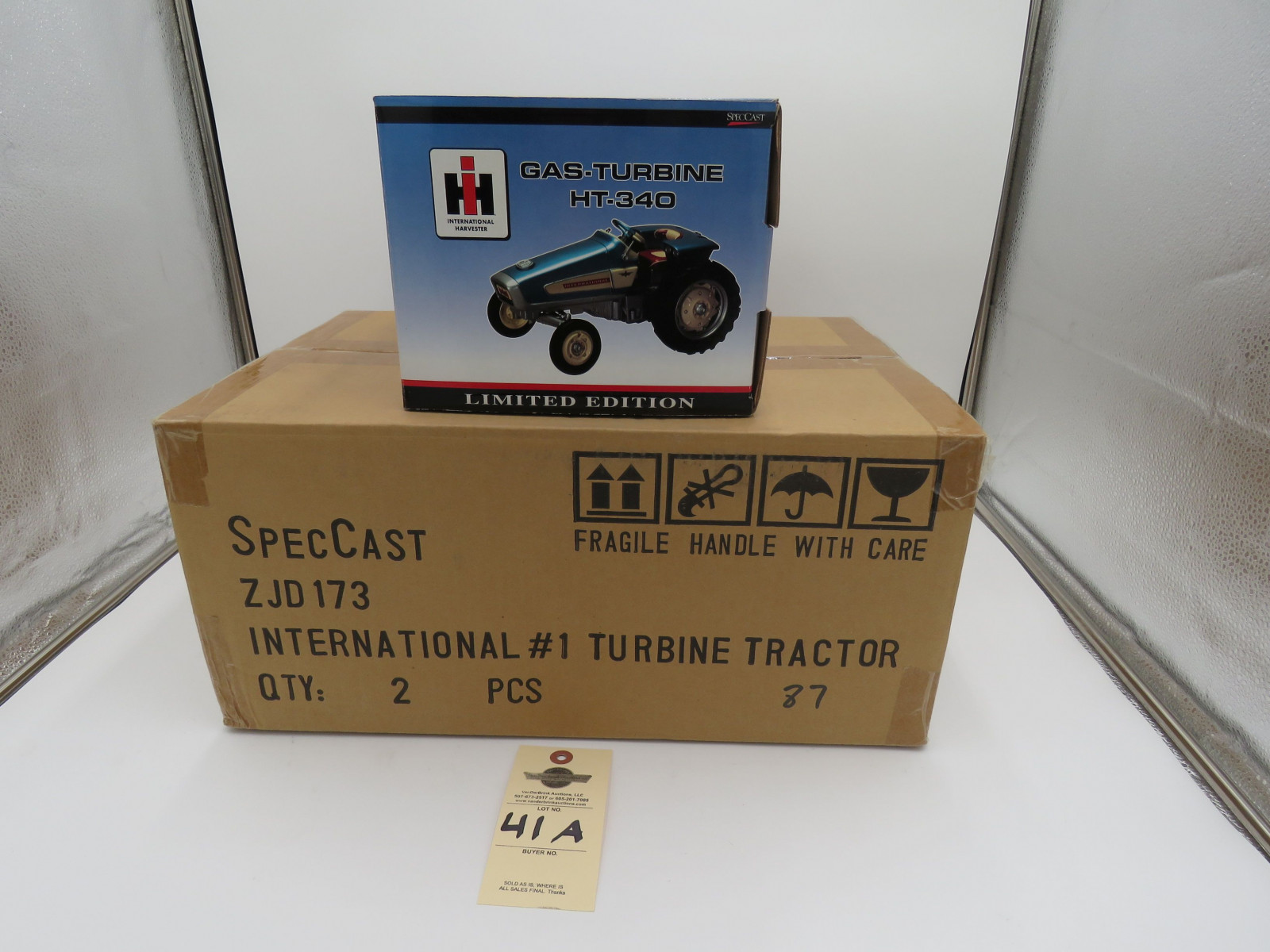 TOP BOX: INFORMATION ONLY UNOPENED BOX 2 PCS 1/16 RESIN IH HT 340 TURBINE TRACTOR SPECCAST (LP) - Image 2