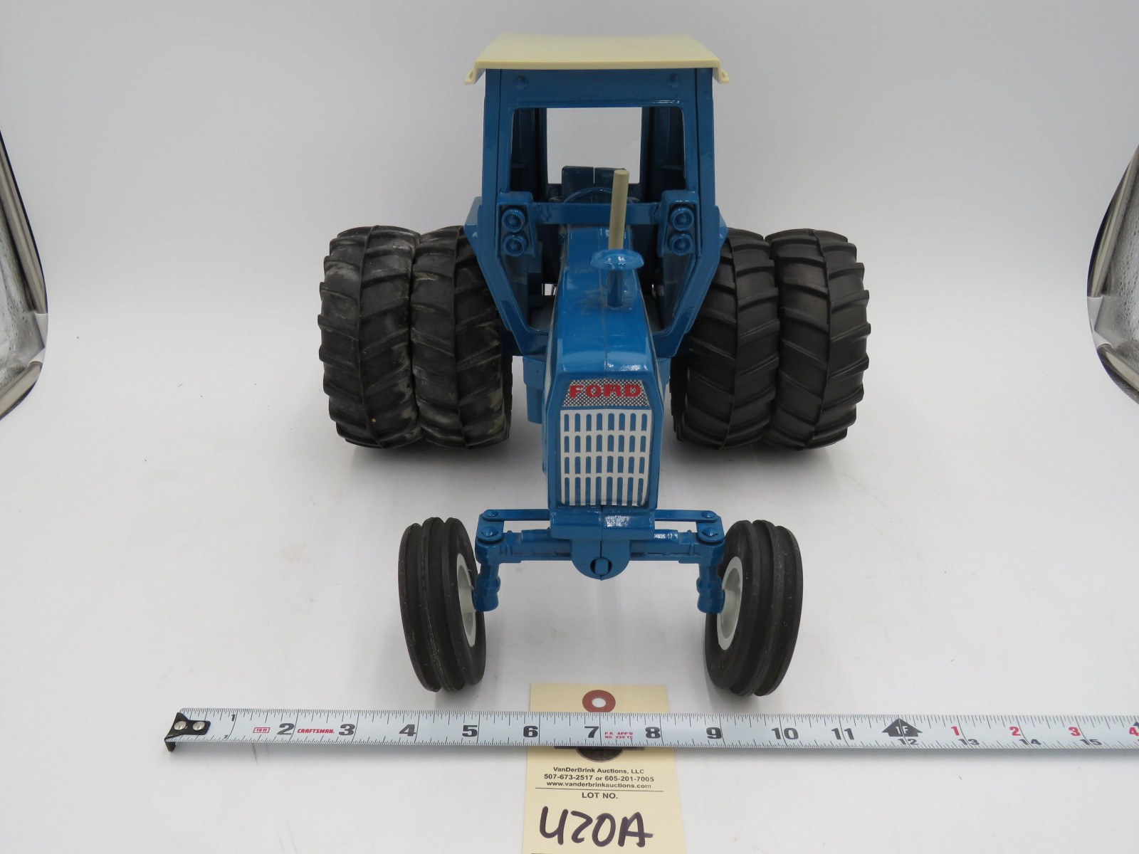 Ertl Ford Die-Cast 8600 Tractor New and No Box - Image 6